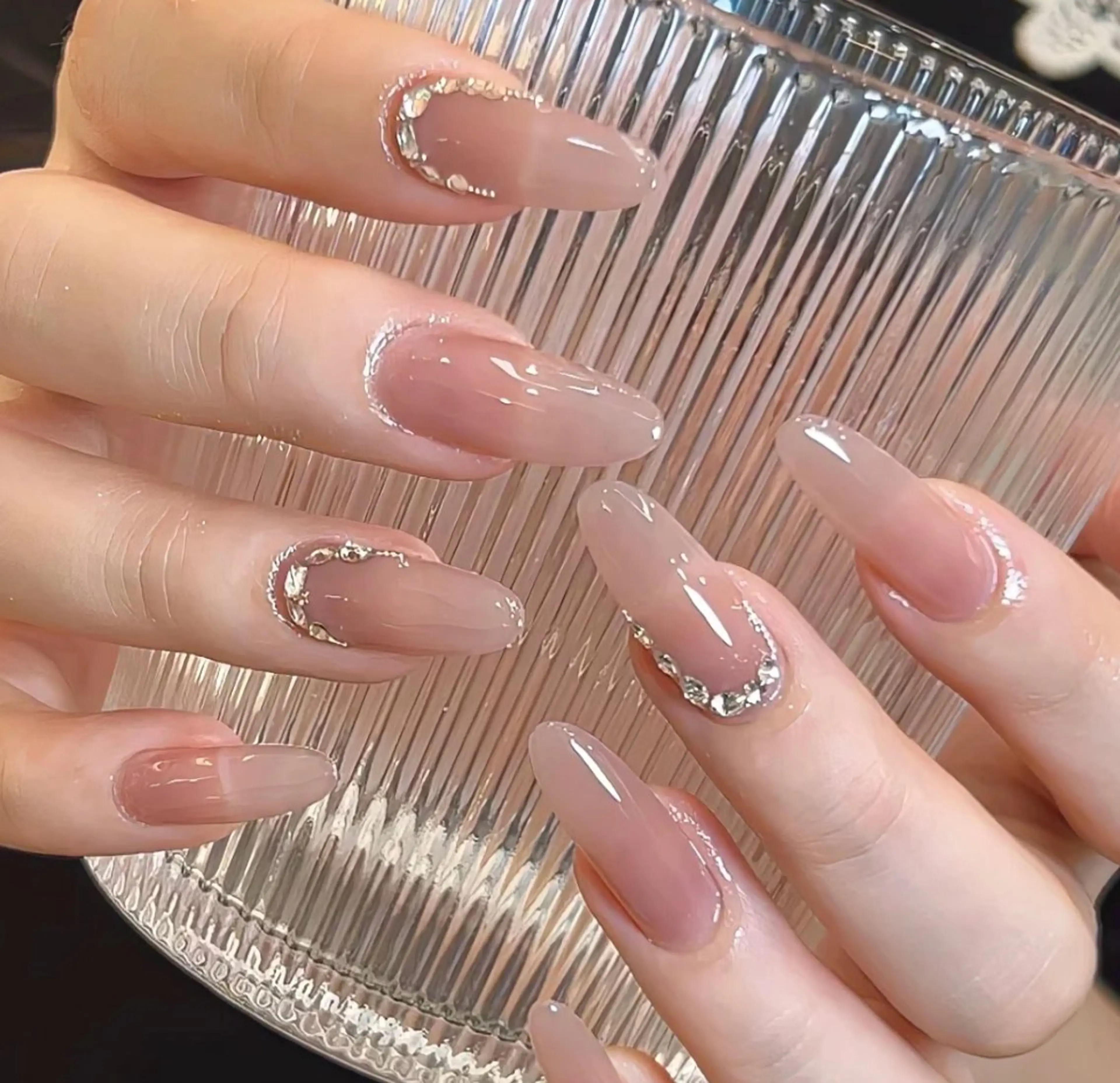 🤍自爪🤍ワンカラー＋アート4本持ち込みデザインコース　//初回ソフトジェルオフ無料//の写真