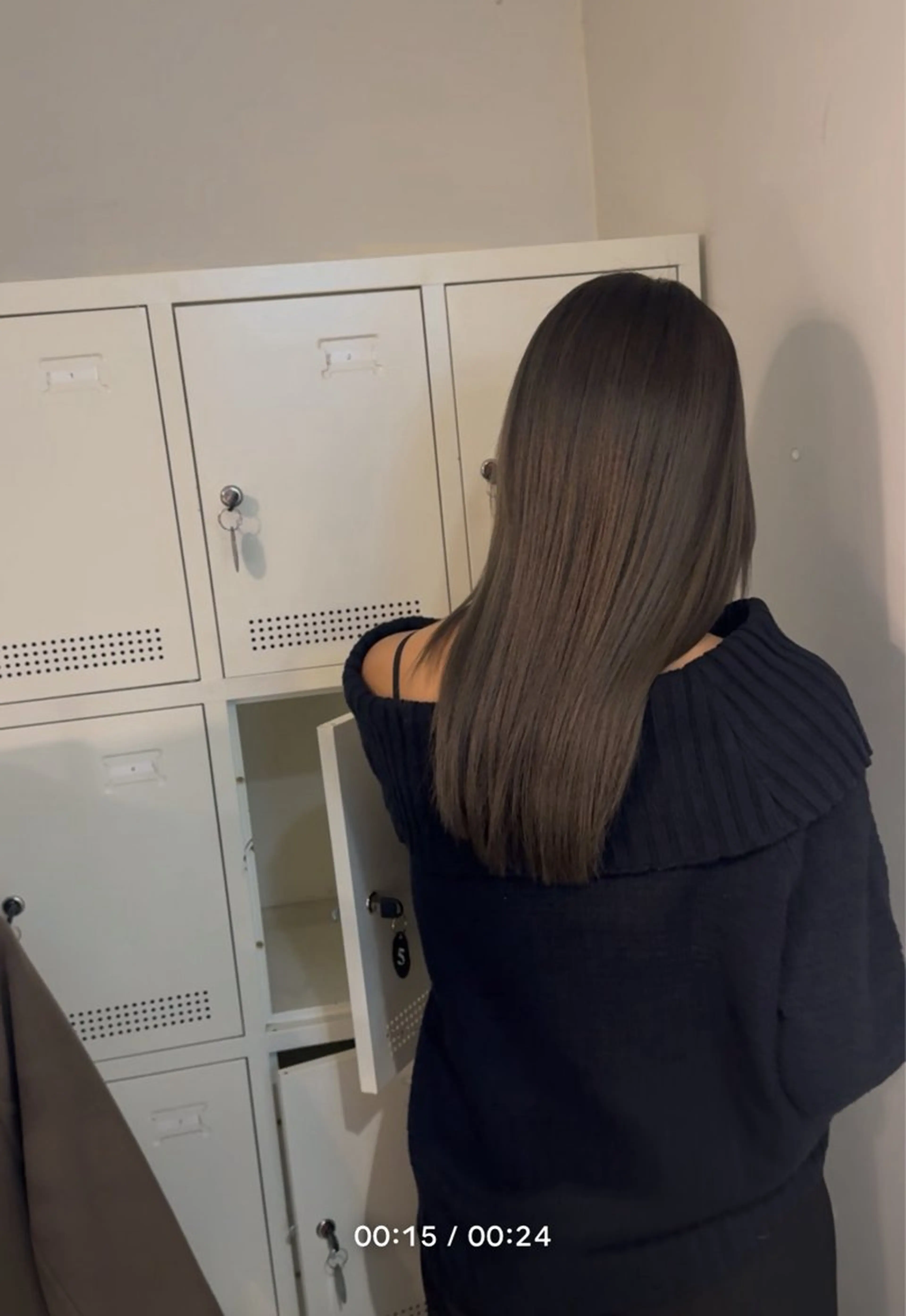 セミロング カット ヘアカラー 縮毛矯正 トリートメント ⭕鏡のような劇艶/ 賀川サトシ⭕️のヘアスタイル