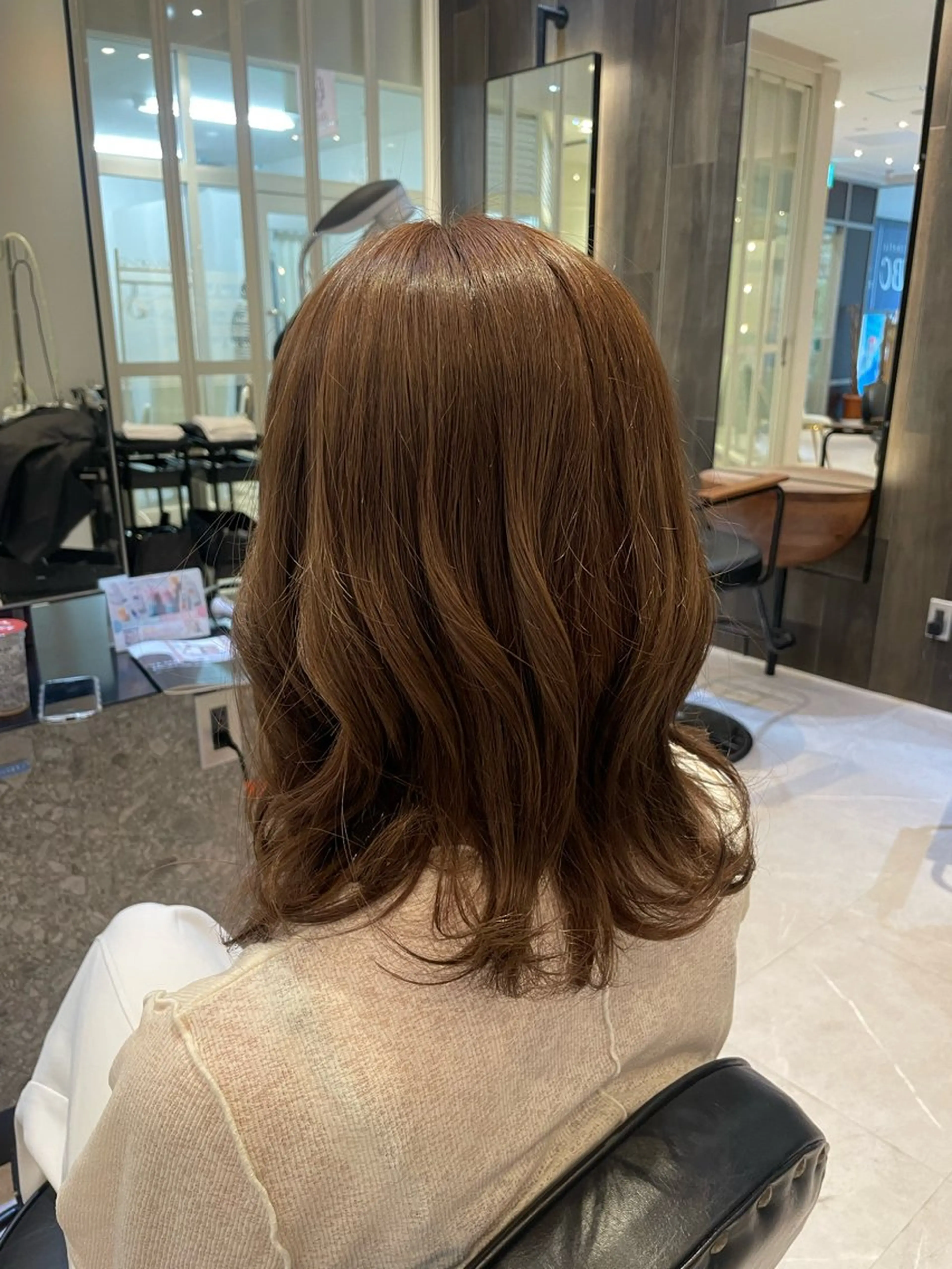 セミロング オリーブカラー🫒/ 透明感カラー/みゆのヘアスタイル