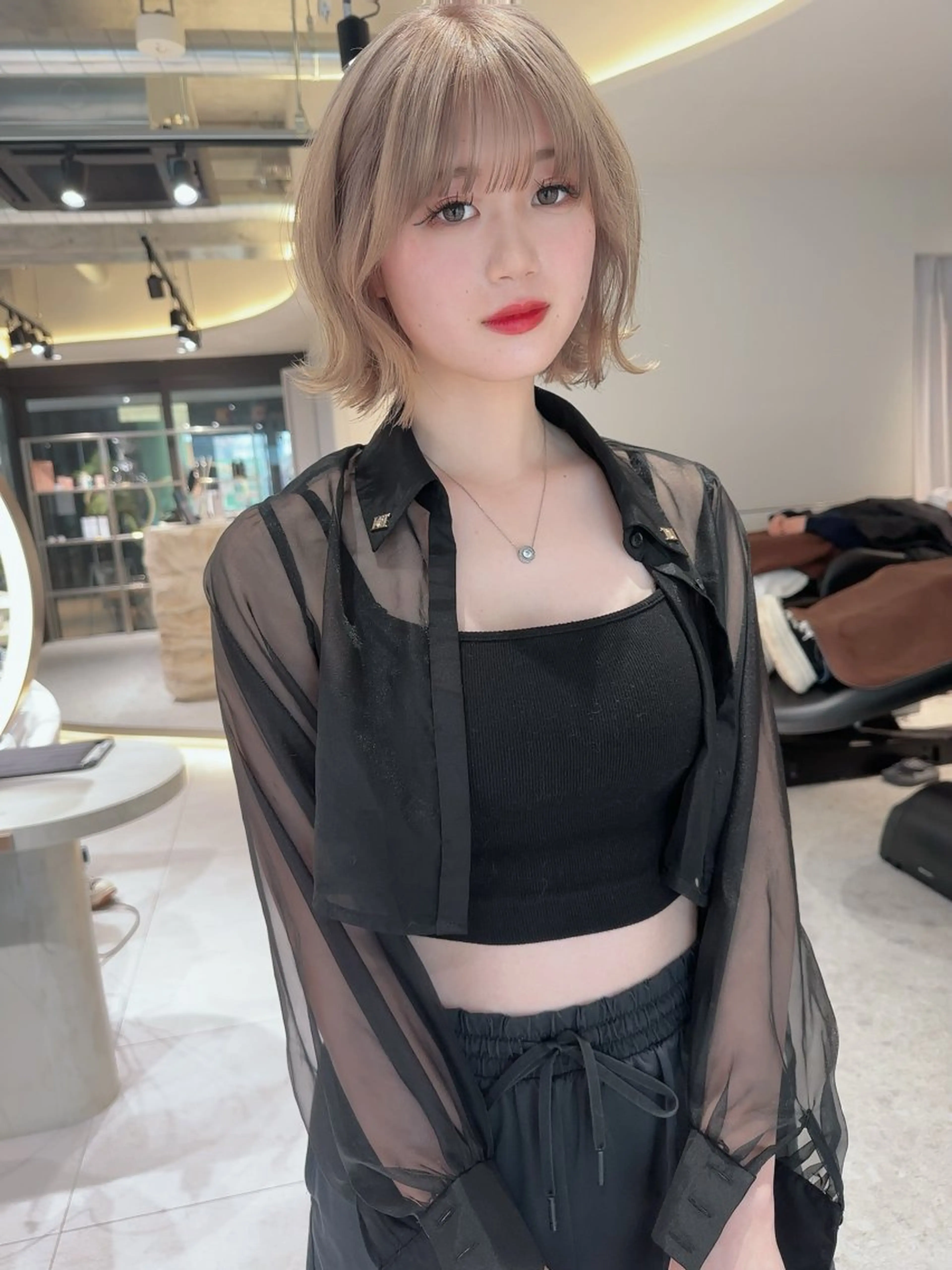 ミディアム 縮毛矯正 VEGA天神 ブリーチのヘアスタイル