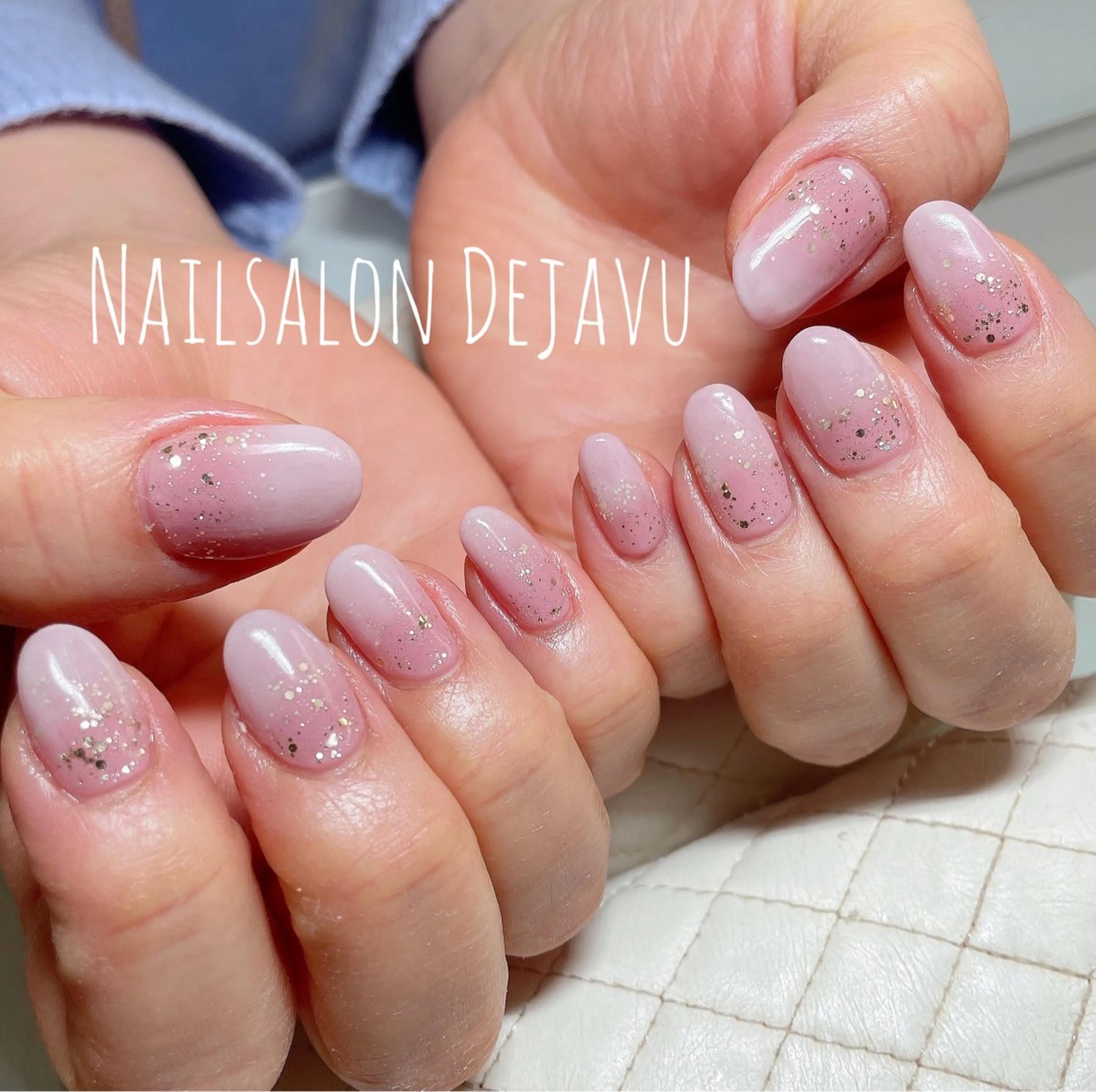 ネイル アートネイル グラデーション ラメ(グリッター) ホワイト 冬ネイル Dejavu所属・Nail salon Dejavu 🌿のネイルデザイン