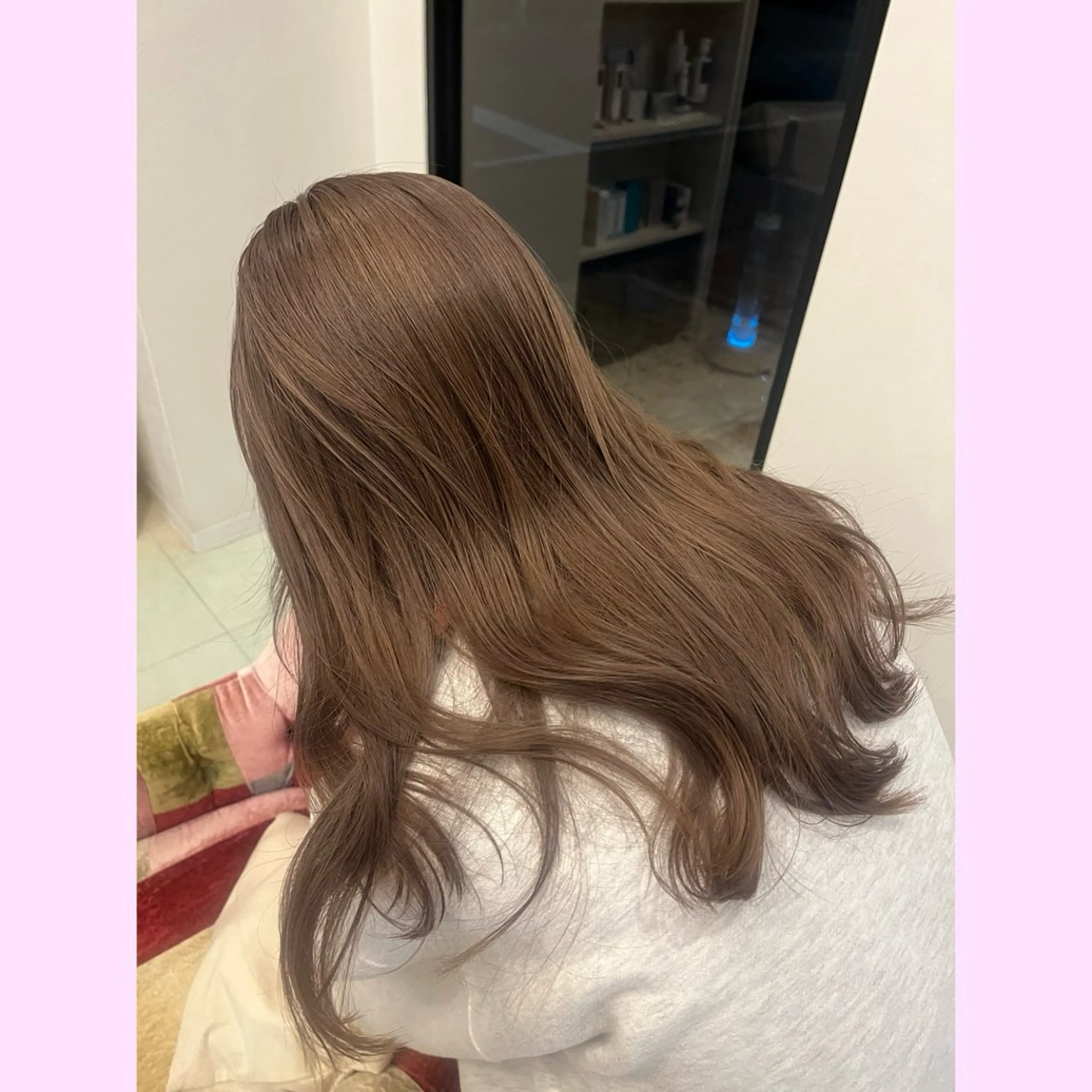 セミロング カラー ベージュカラー ブリーチ 透明感カラー デザインカラー ハイトーンカラー 岐阜グレージュカラー 韓国ヘアLinaのヘアスタイル