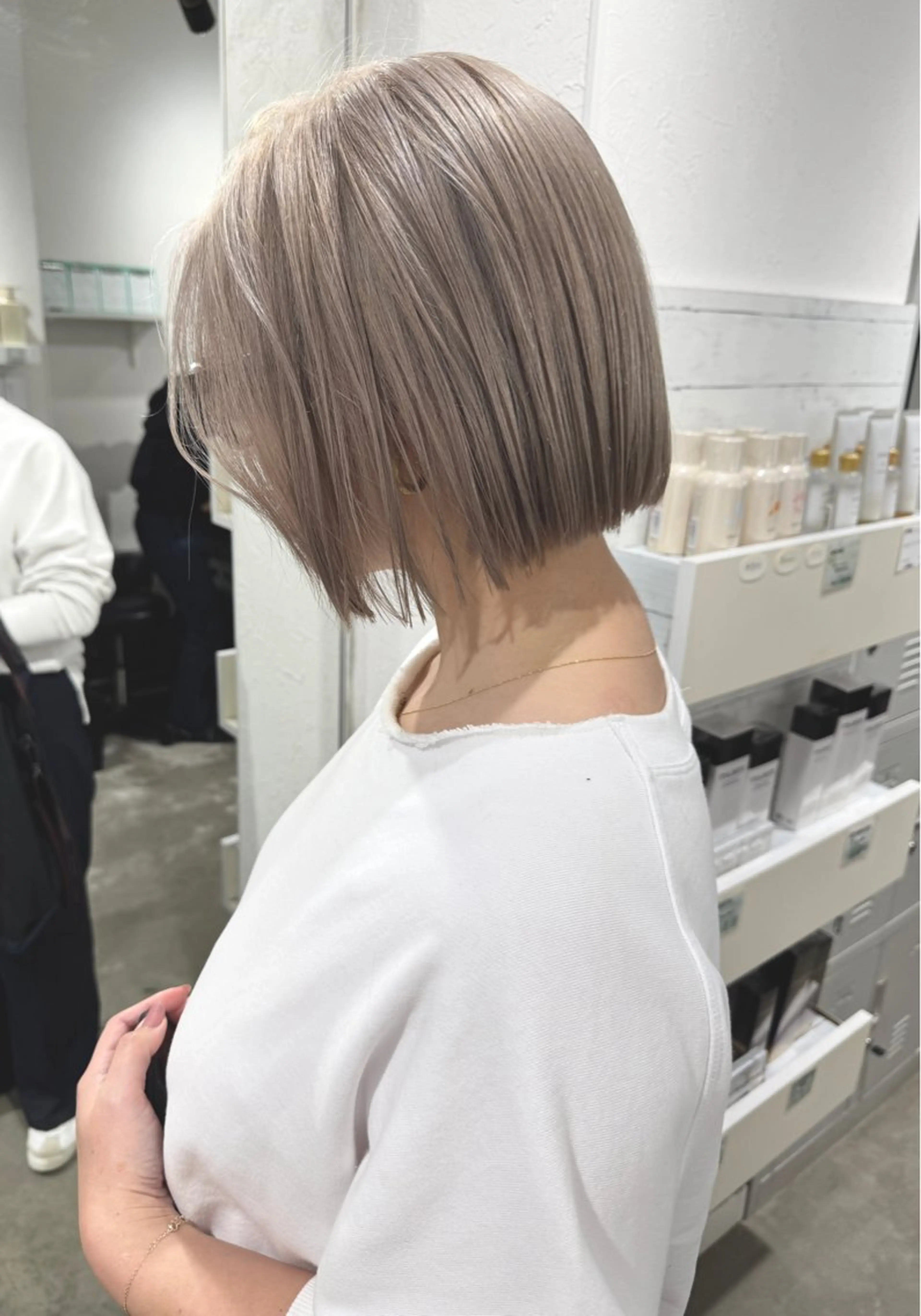 ショート カラー ヘアカラー トリートメント ハイトーン/レイヤー /艶カラー🎀のヘアスタイル