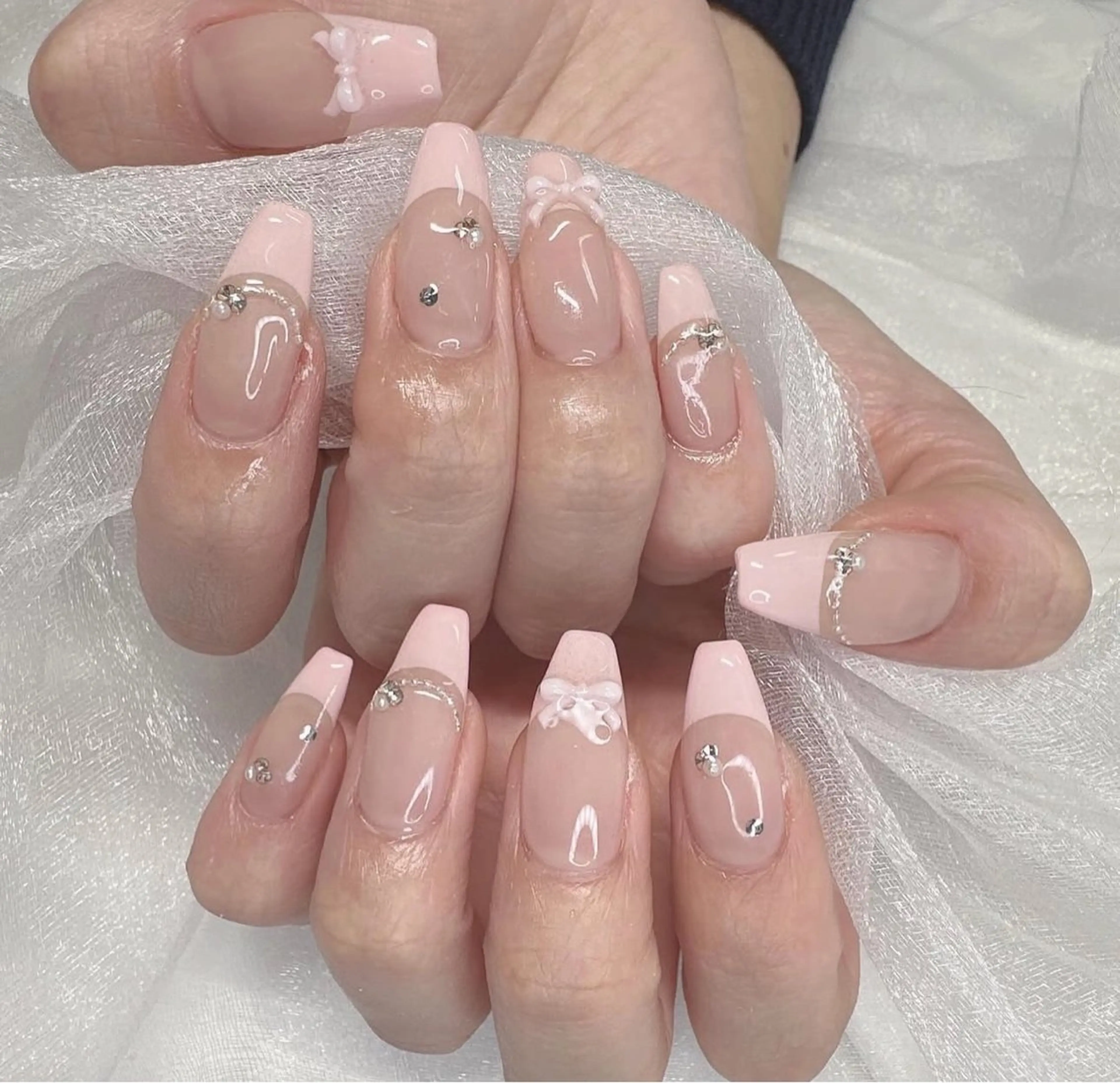 ネイル グラデーション キラキラネイル ワンカラーネイル 冬ネイル Jenn Nail Salonのネイルデザイン