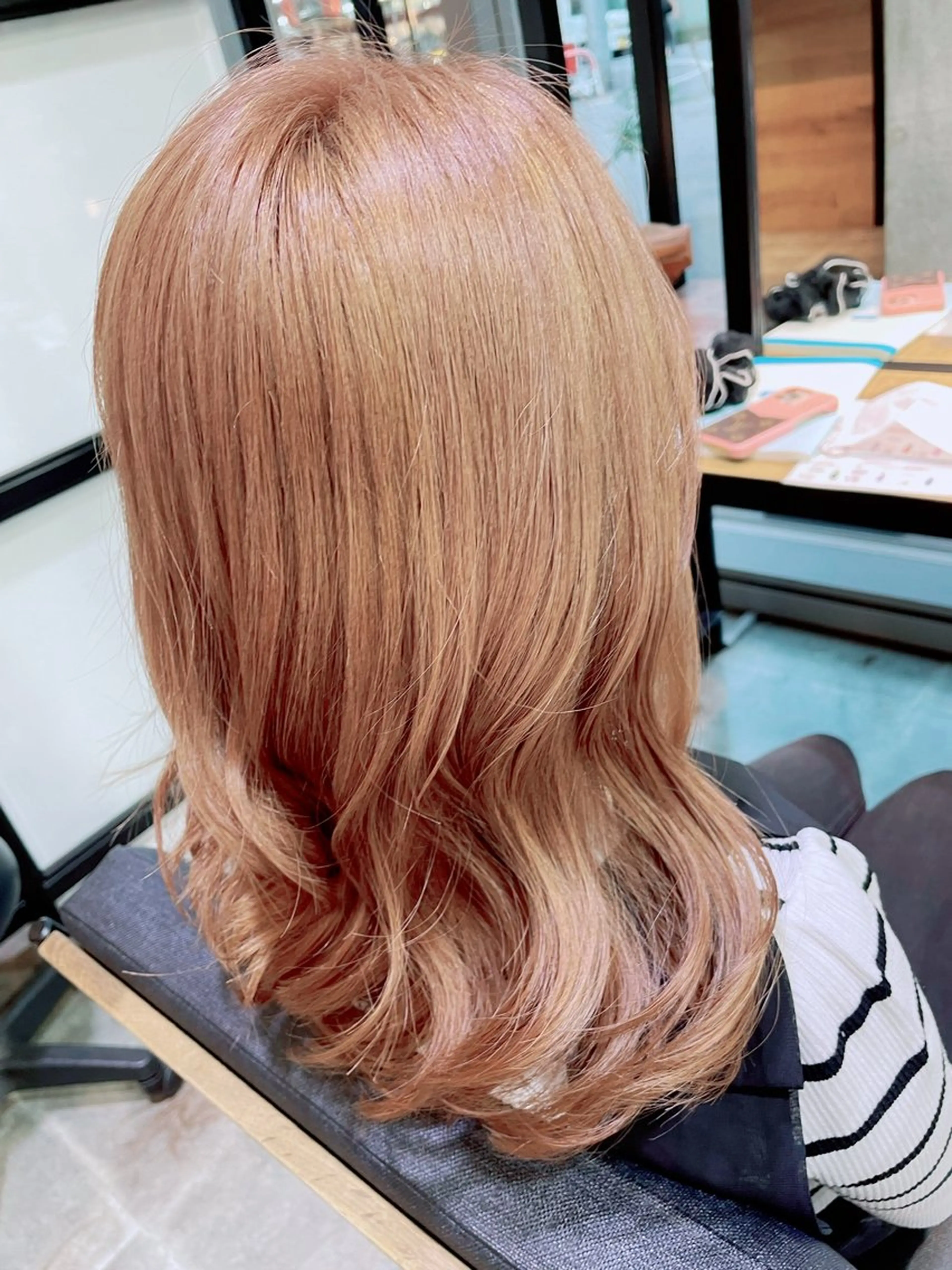 ロング カラー 塩崎 明菜のヘアスタイル