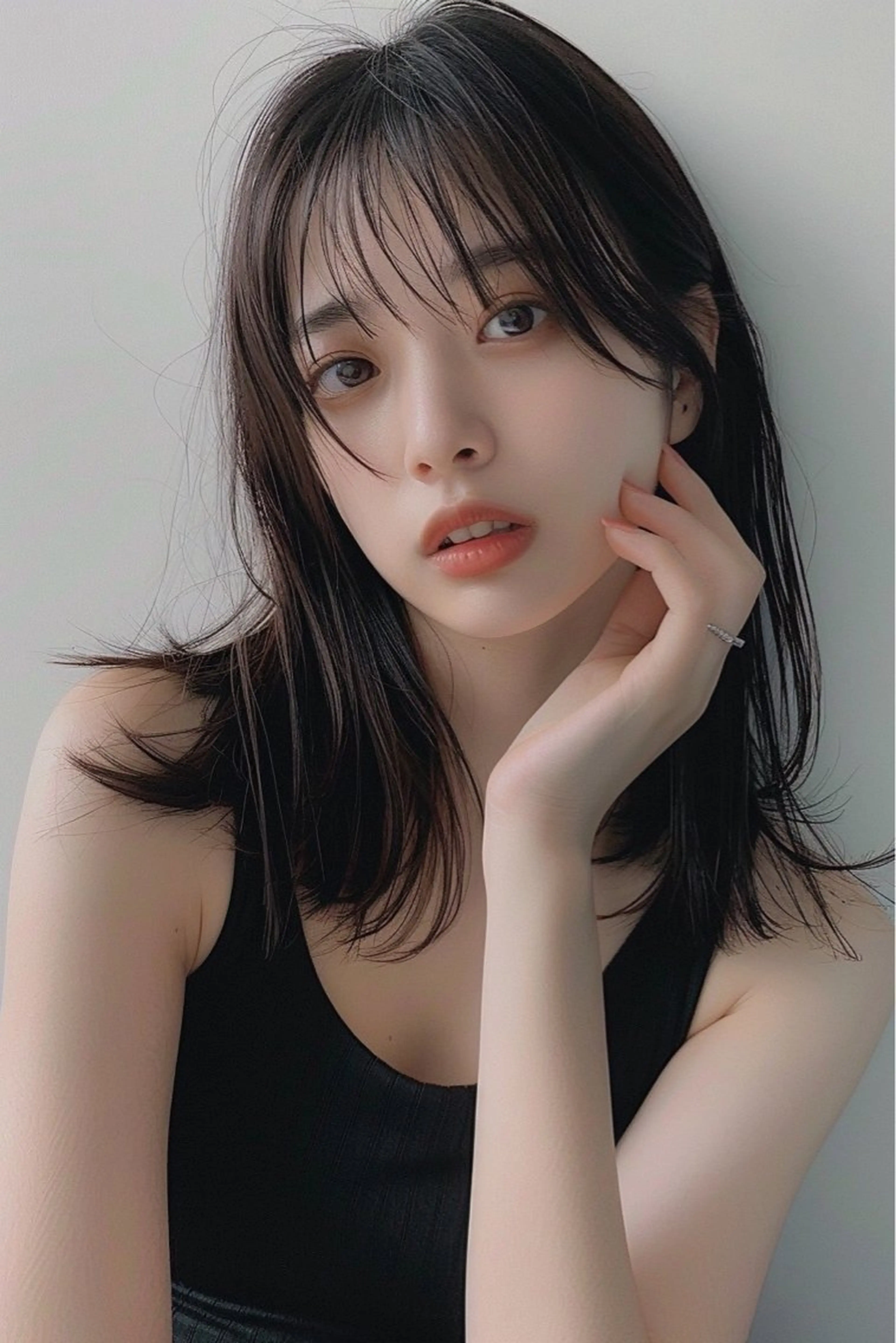 ミディアム 韓国風ヘア レイヤーカット シースルーバング ウルフカット lana hair 新宿/髪質改善のヘアスタイル