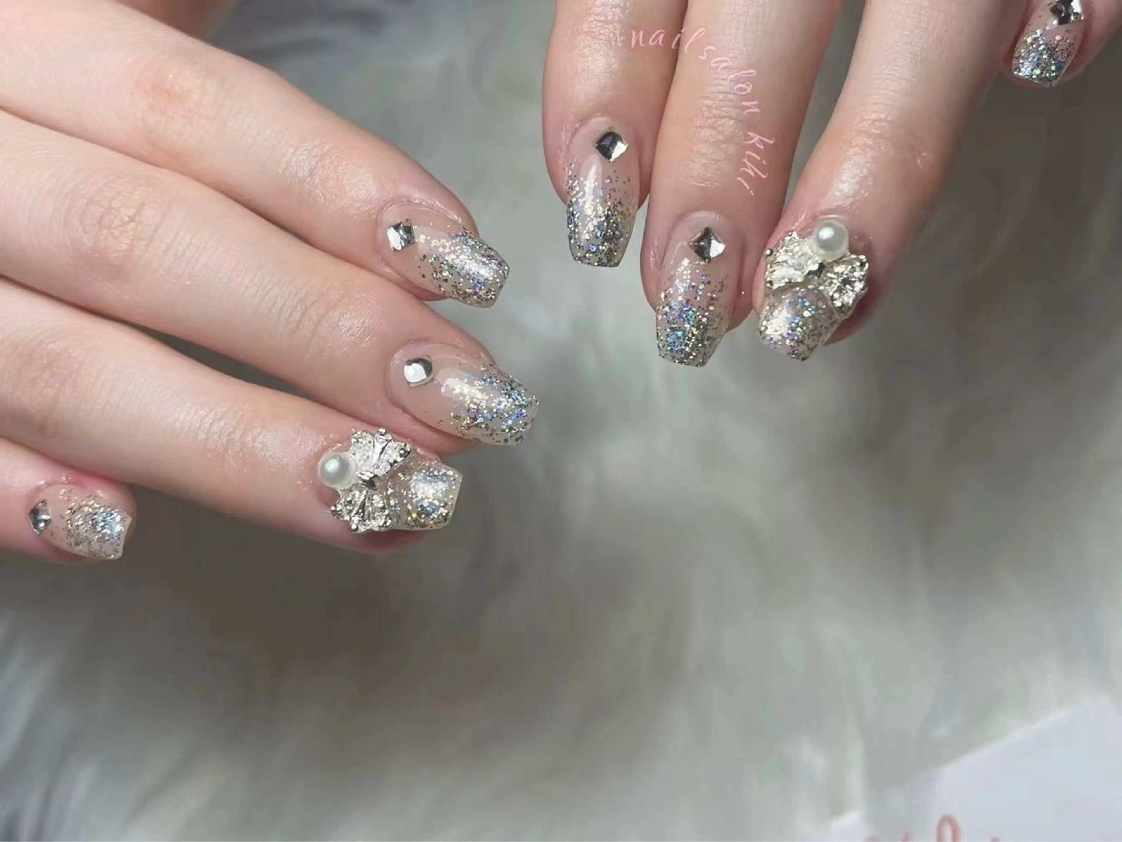 ネイル アートネイル フレンチネイル ジェルネイル グラデーション 韓国ネイル ハンドネイル 💕鈴木ユリ パラジェル/オフ無料のネイルデザイン