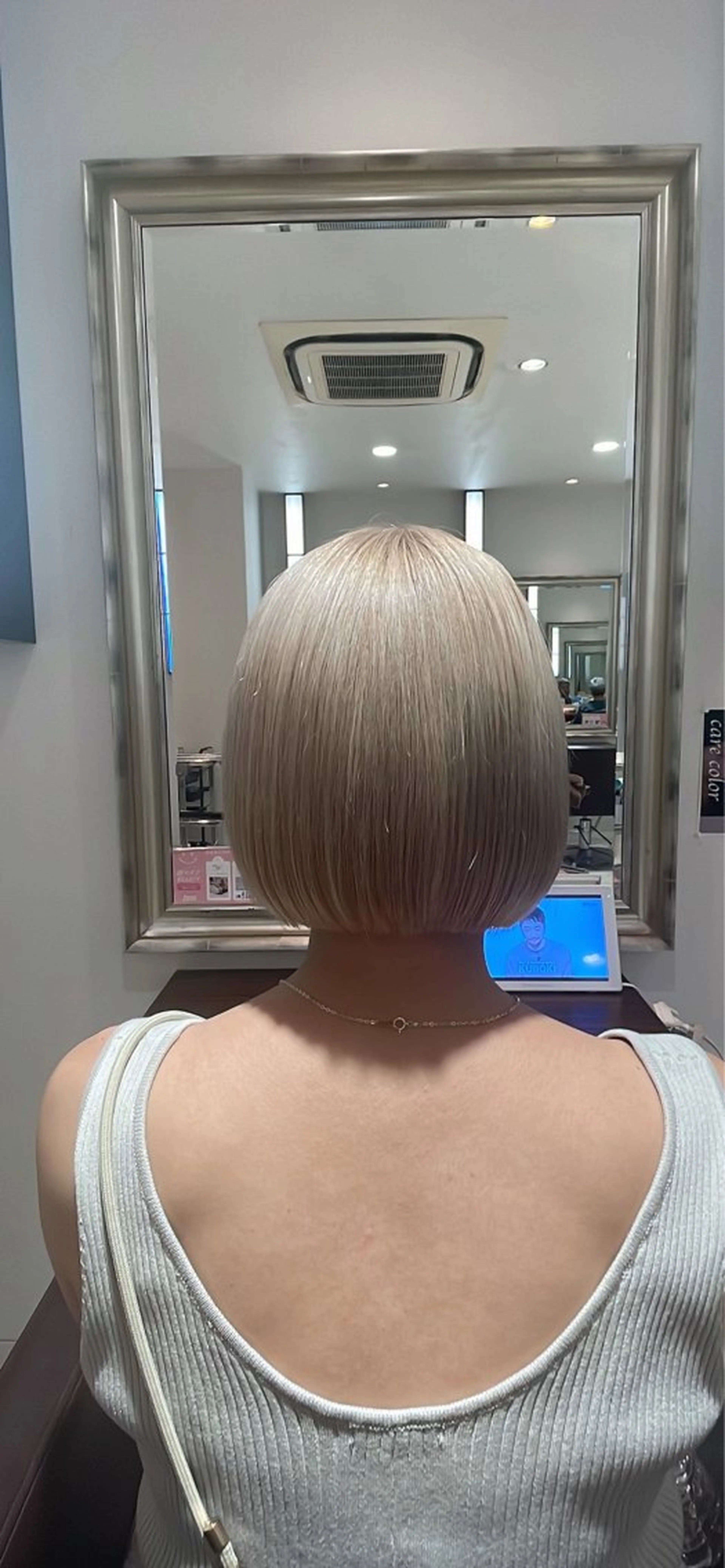 ショート カラー 京地 麻侑のヘアスタイル