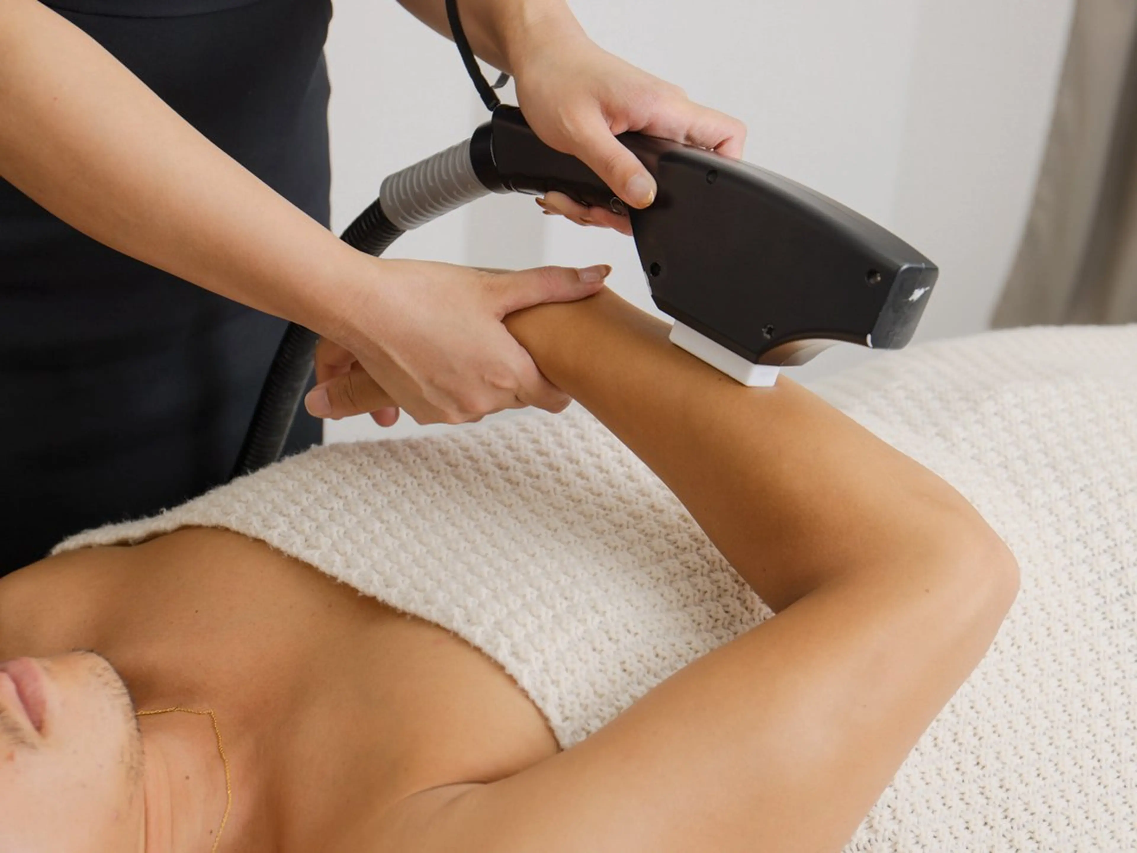 全身脱毛（顔、VIO込）　¥6,000の写真