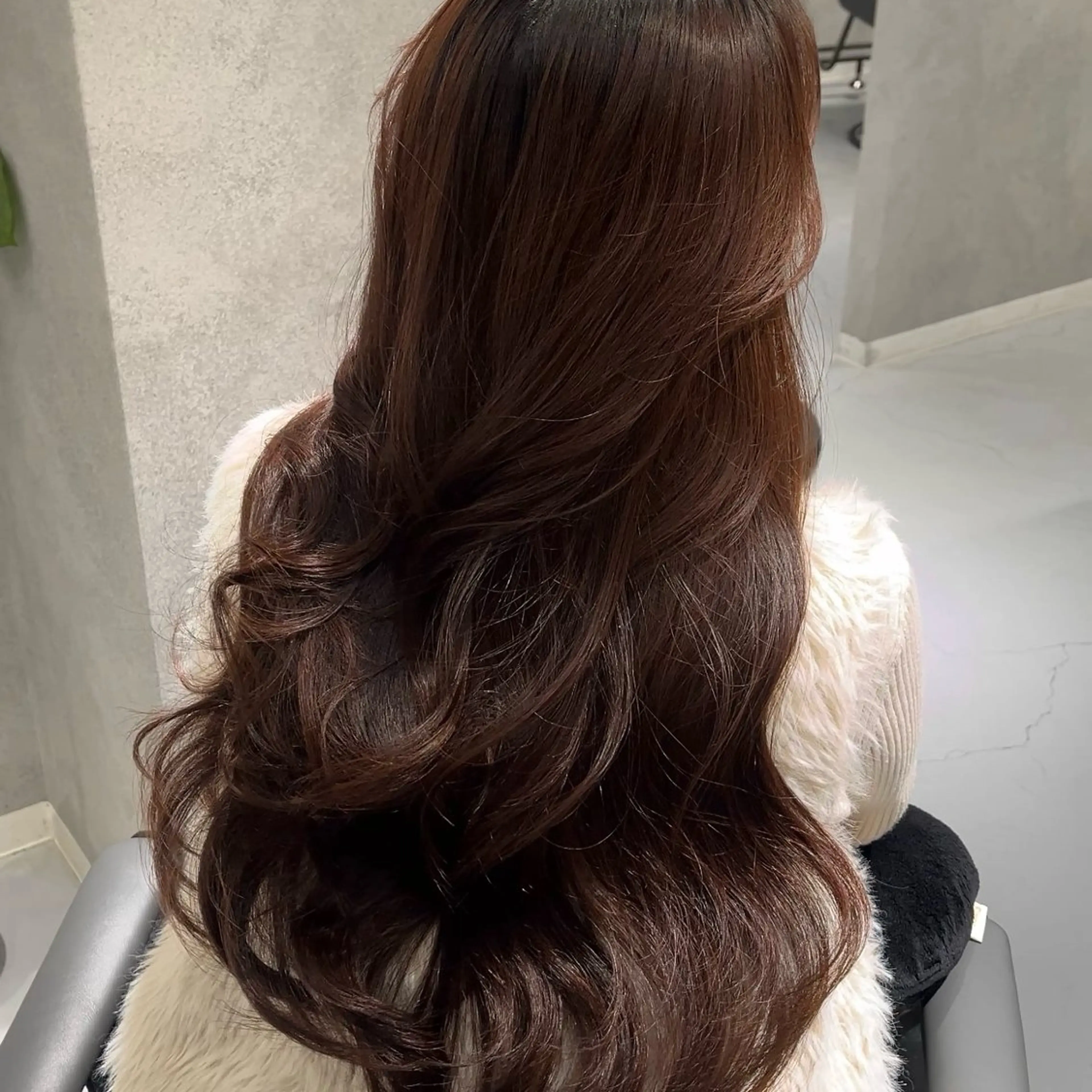 ロング カット 透明感カラー/レイヤ ー/顔まわり/辻部のヘアスタイル