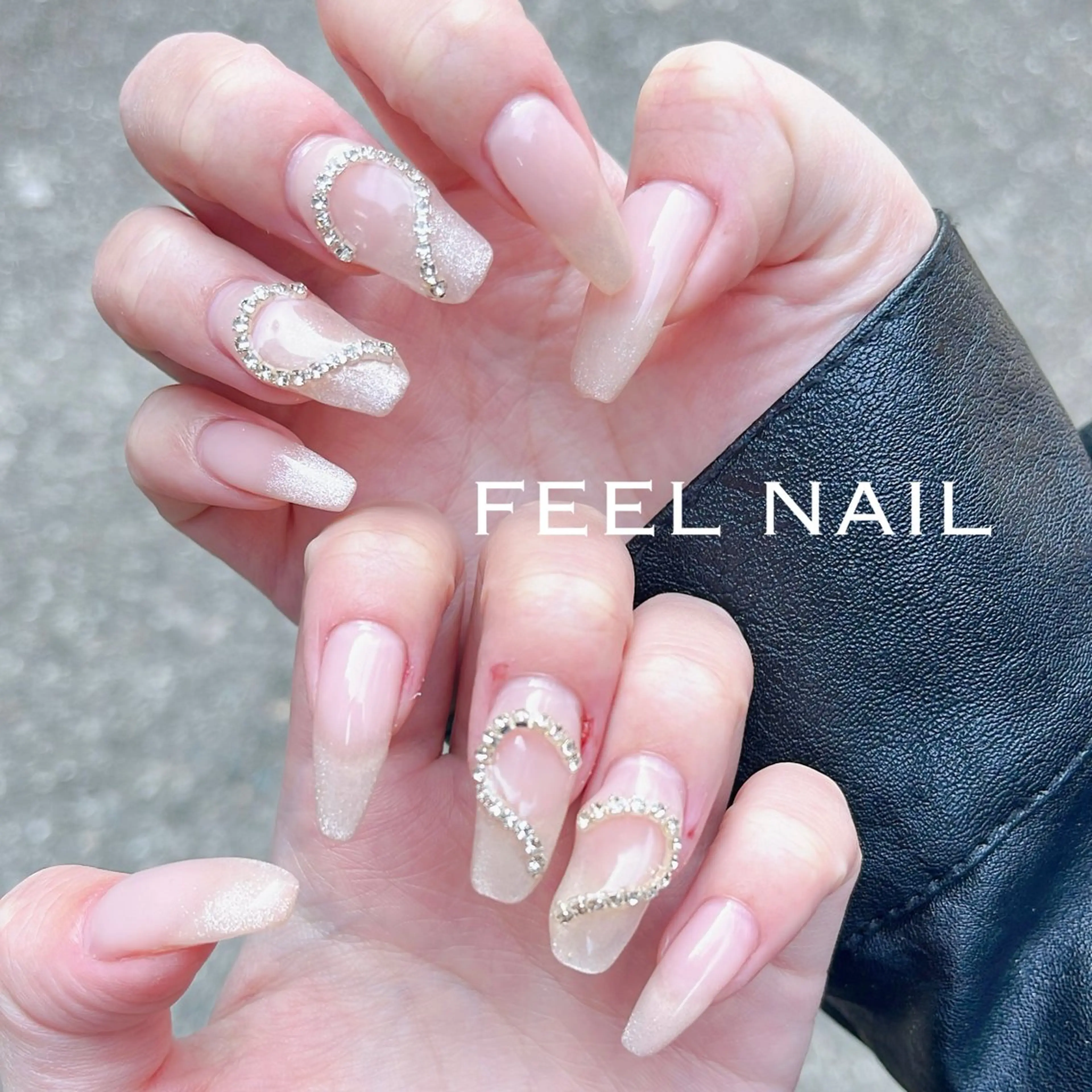 ネイル キラキラネイル ロングネイル マグネットネイル 持ち込み 秋好 悠のネイルデザイン