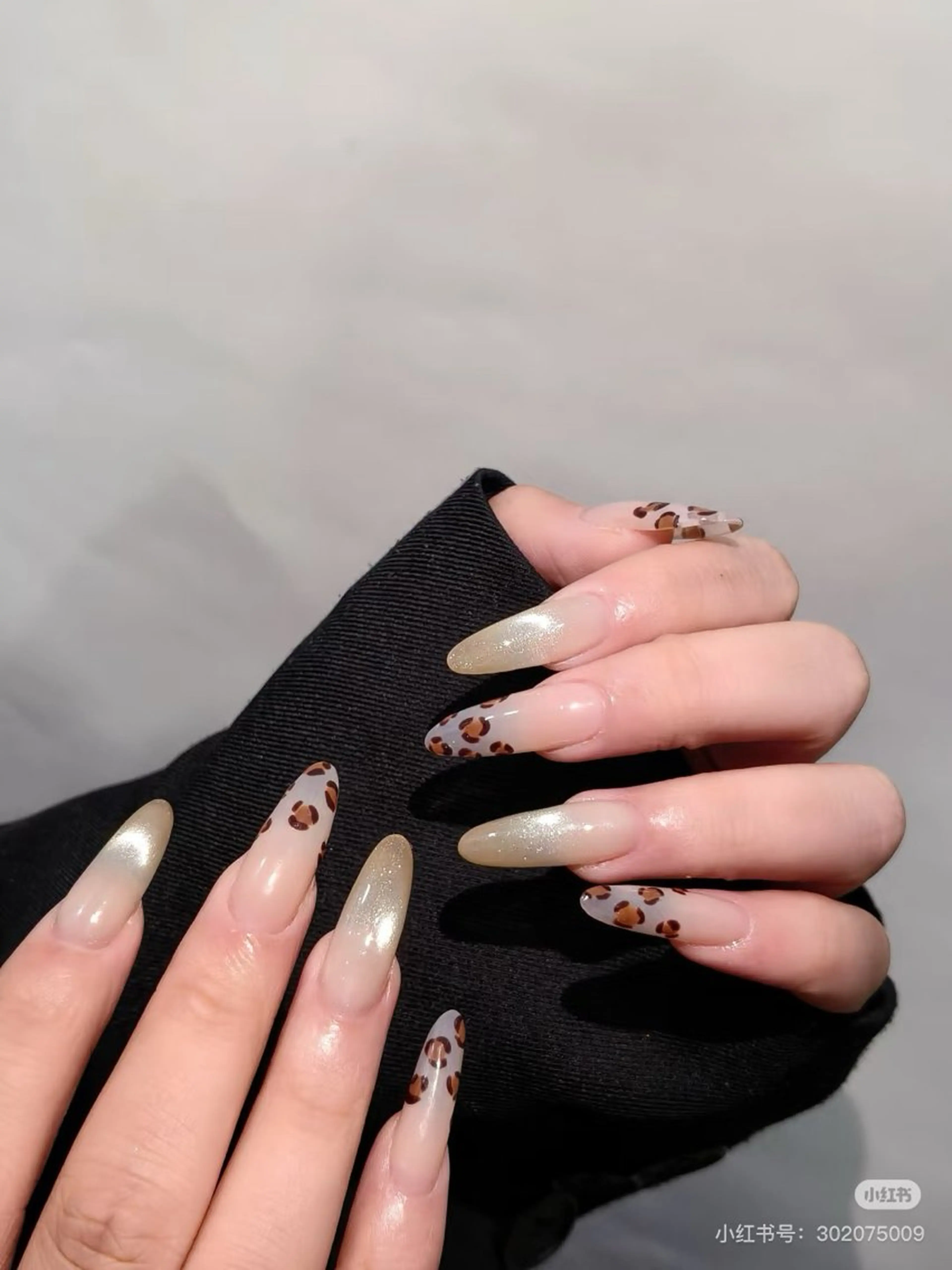 ネイル 高木 維麗絲のネイルデザイン