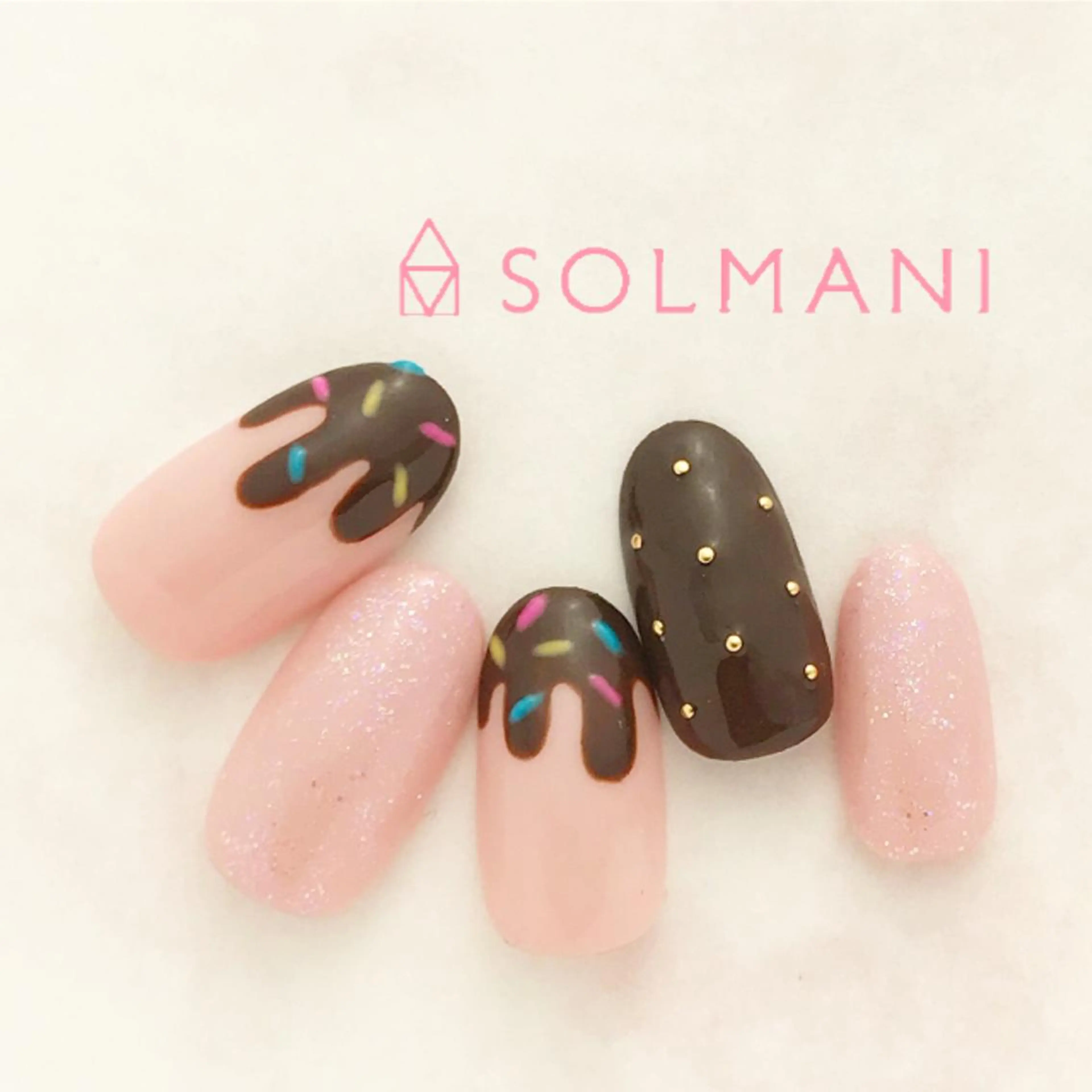ネイル SOLMANI 予約担当のネイルデザイン