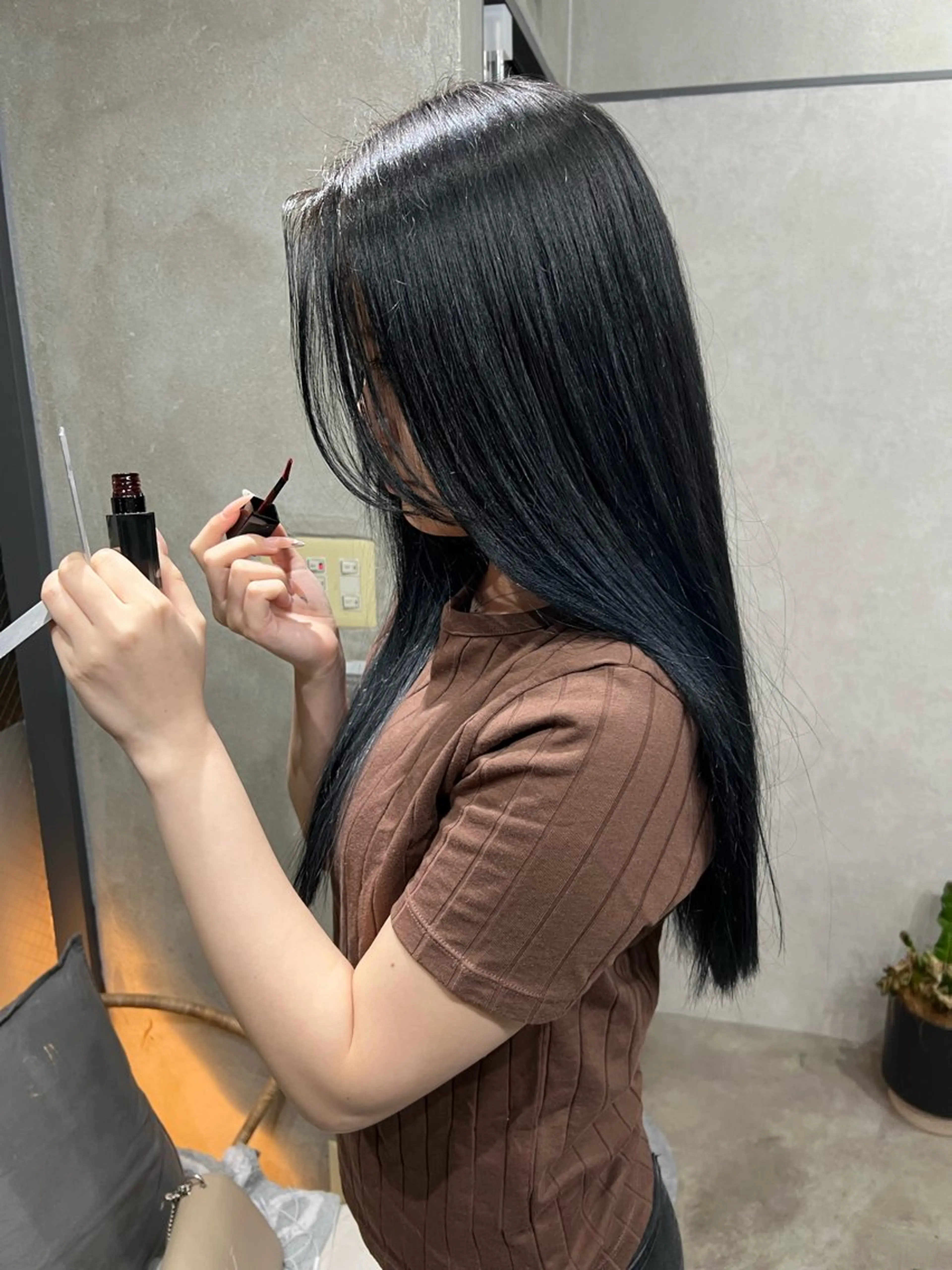 ロング ヘアカラー maya レイヤーカットのヘアスタイル