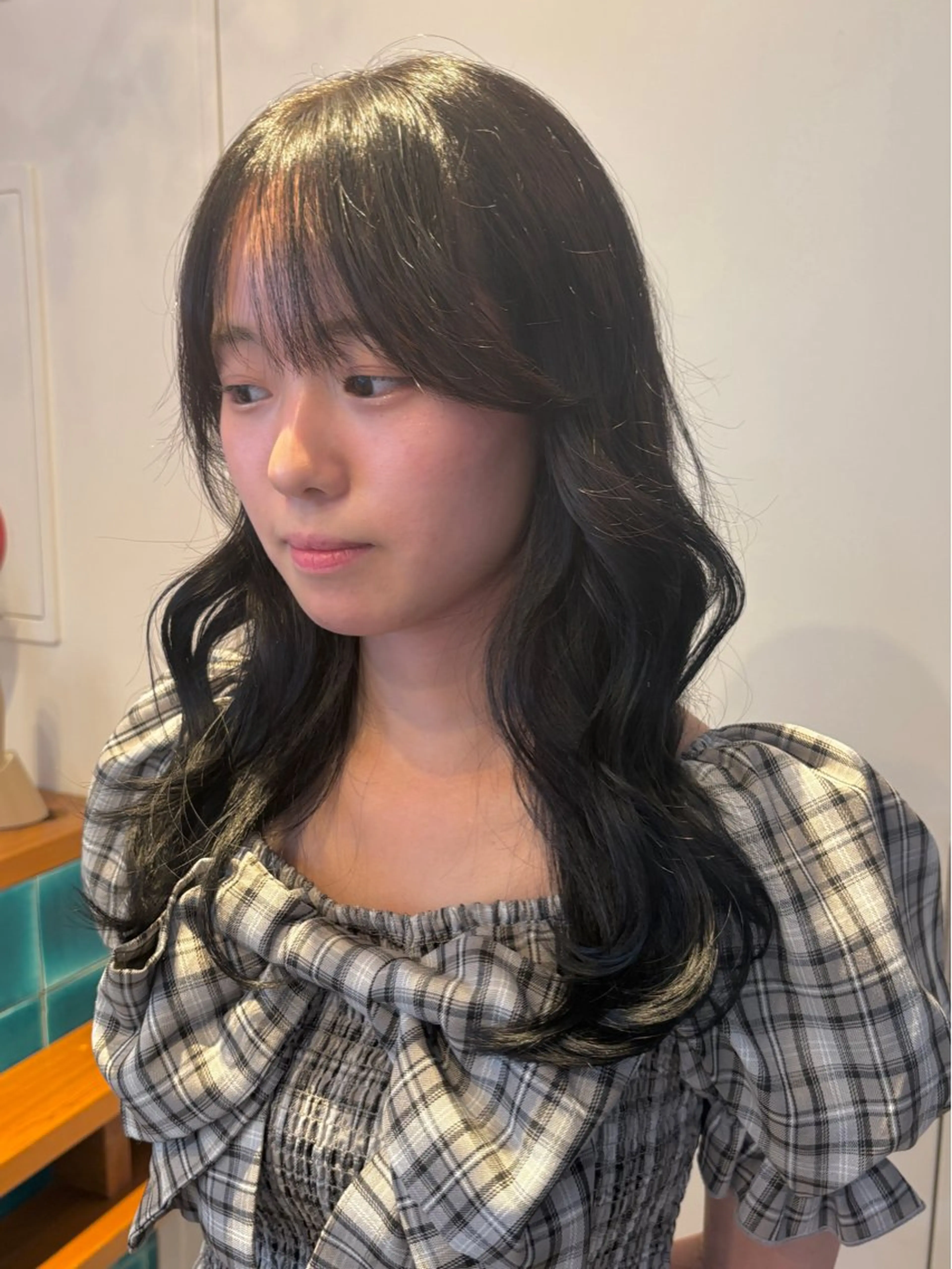 ミディアム カラー カット ヘアカラー トリートメント RIN／韓国ヘア レイヤーカットのヘアスタイル