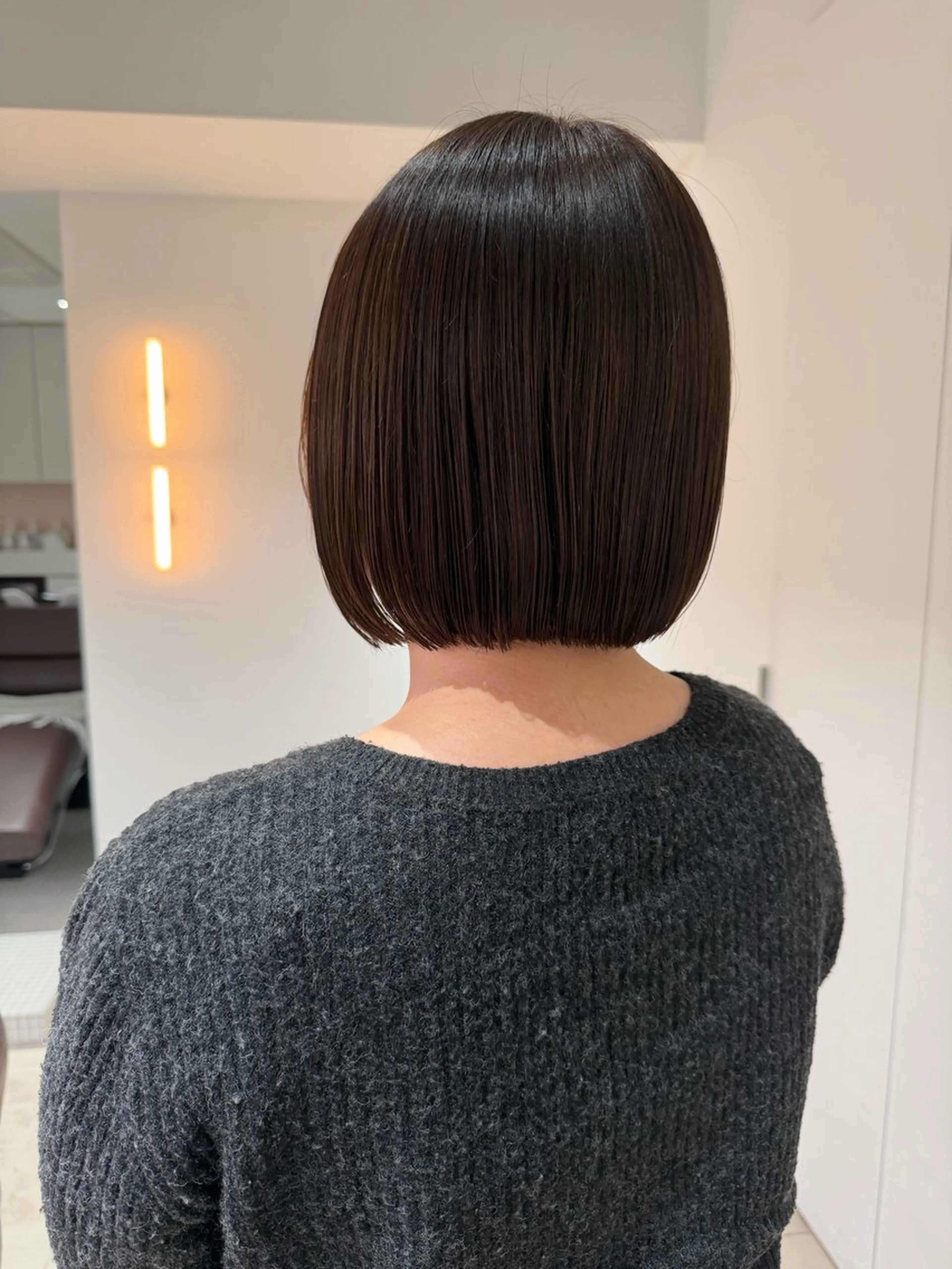 ショート kou🌥️レイヤー /艶カラーのヘアスタイル