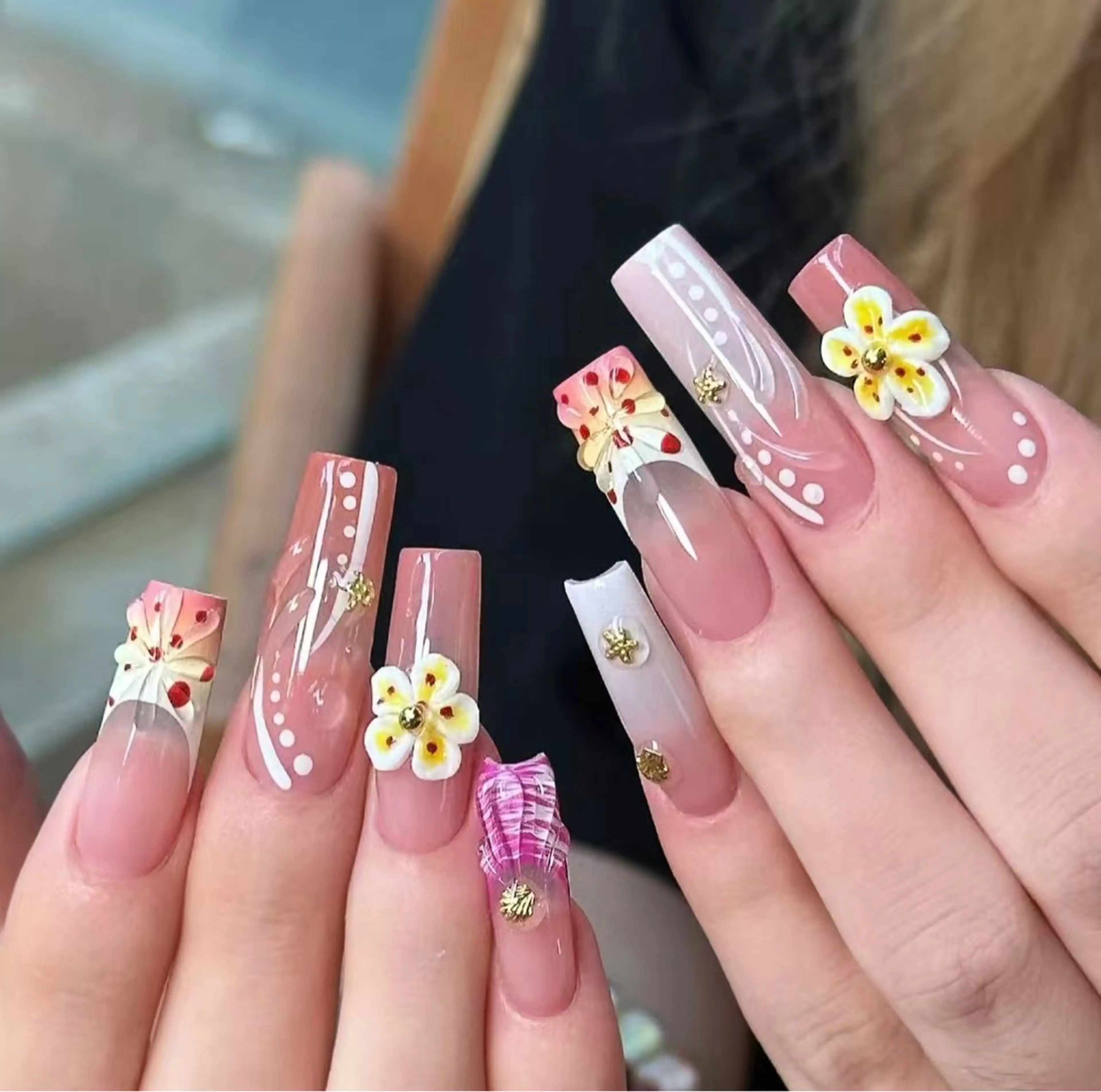 ネイル オーロラネイル フラワーネイル フットネイル フレンチネイル ジェルネイル ハンドネイル BabyYouMi ねねのネイルデザイン