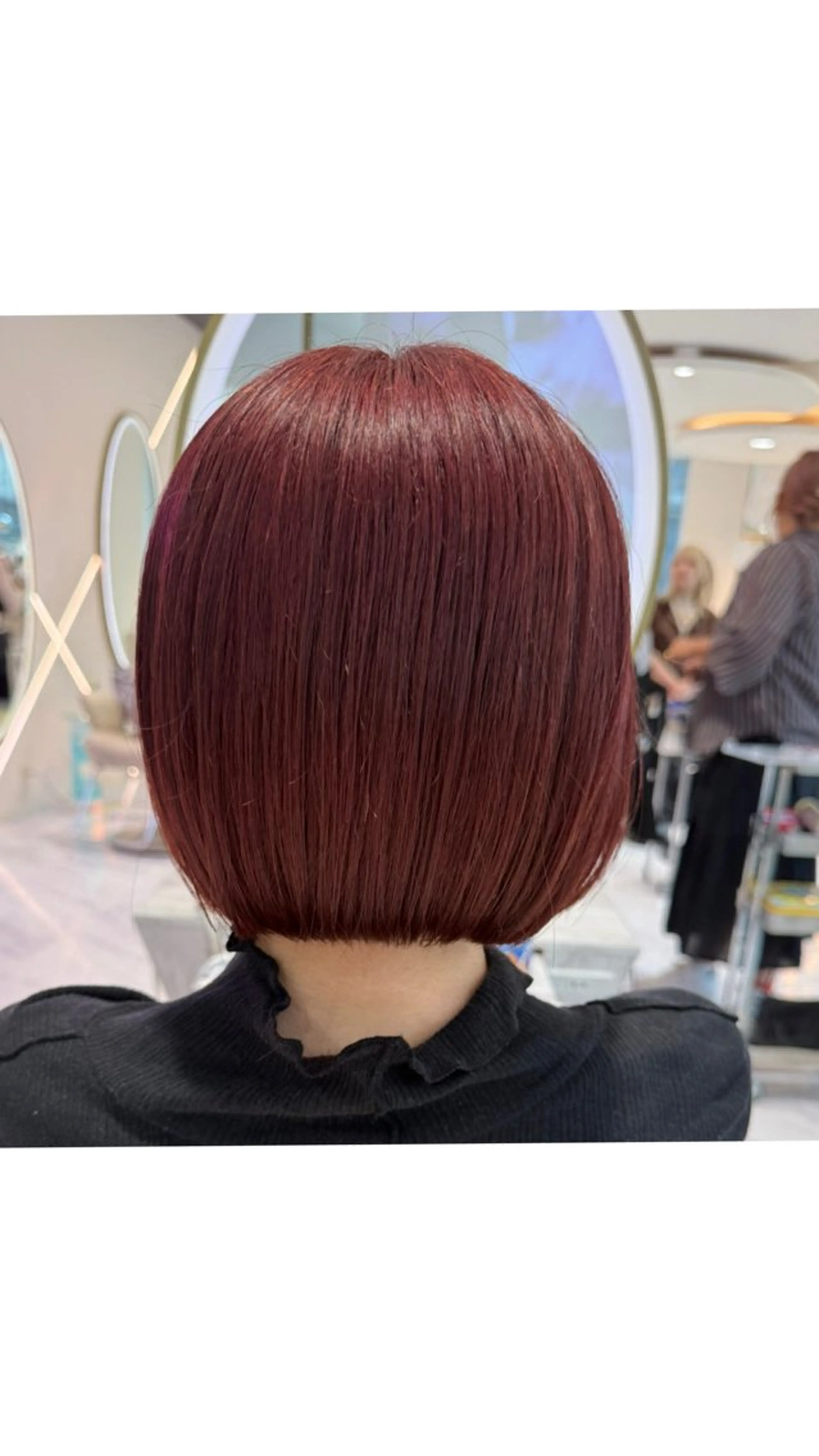 ショート カラー ボルドーカラー ボブ 伸ばしかけ 小顔カット カット ヘアカラー 🌟TOSHI/透明 感カラー/ショートのヘアスタイル