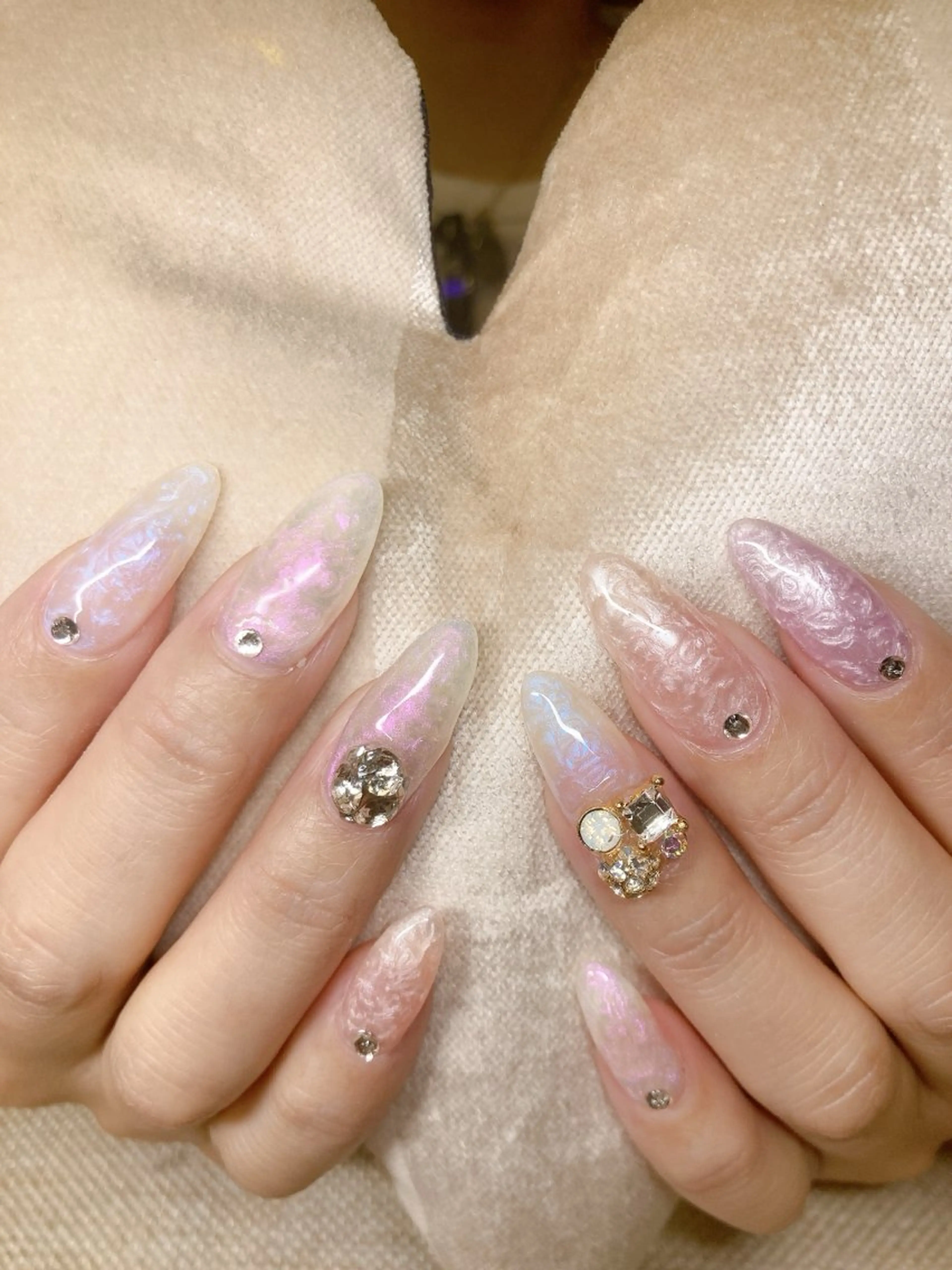 ネイル ECLAT エクラ所属・寺山 千鶴のネイルデザイン