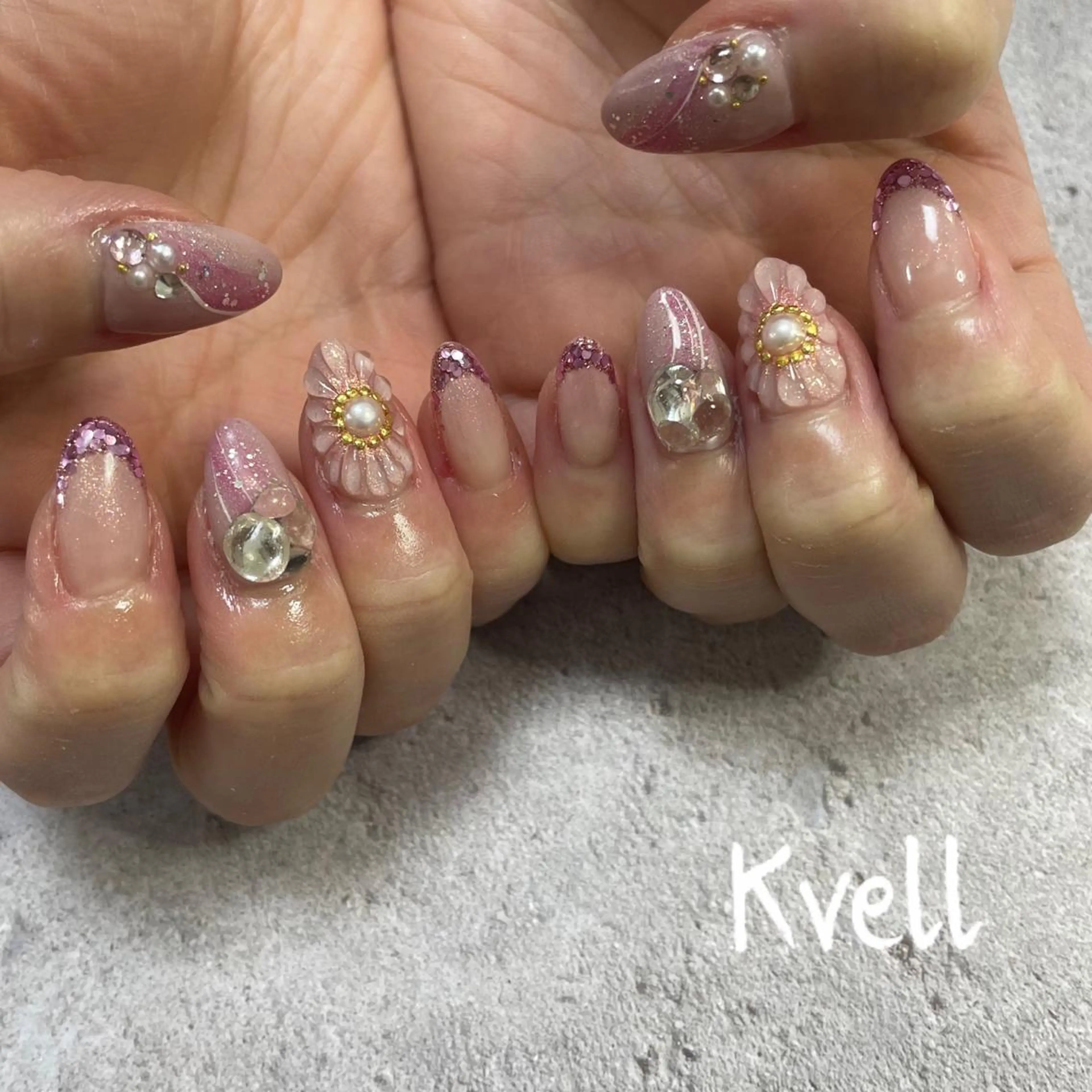ネイル アートネイル ぷっくりネイル ハンドネイル nail salon  Kvell所属・nailsalon Kvellのネイルデザイン