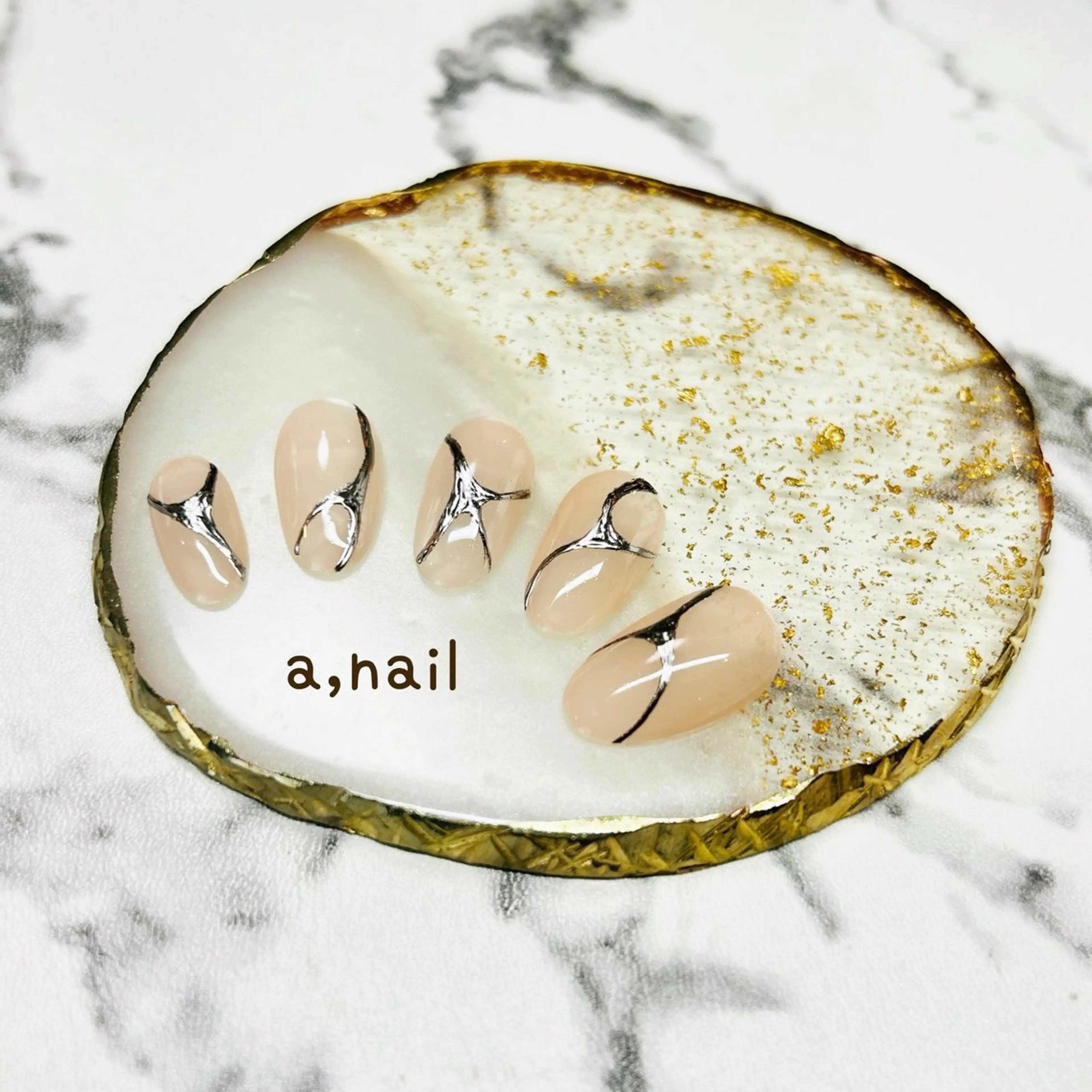 ネイル キラキラネイル ミラーネイル シンプルネイル ハンドネイル ネイルサロン エーネイルのネイルデザイン