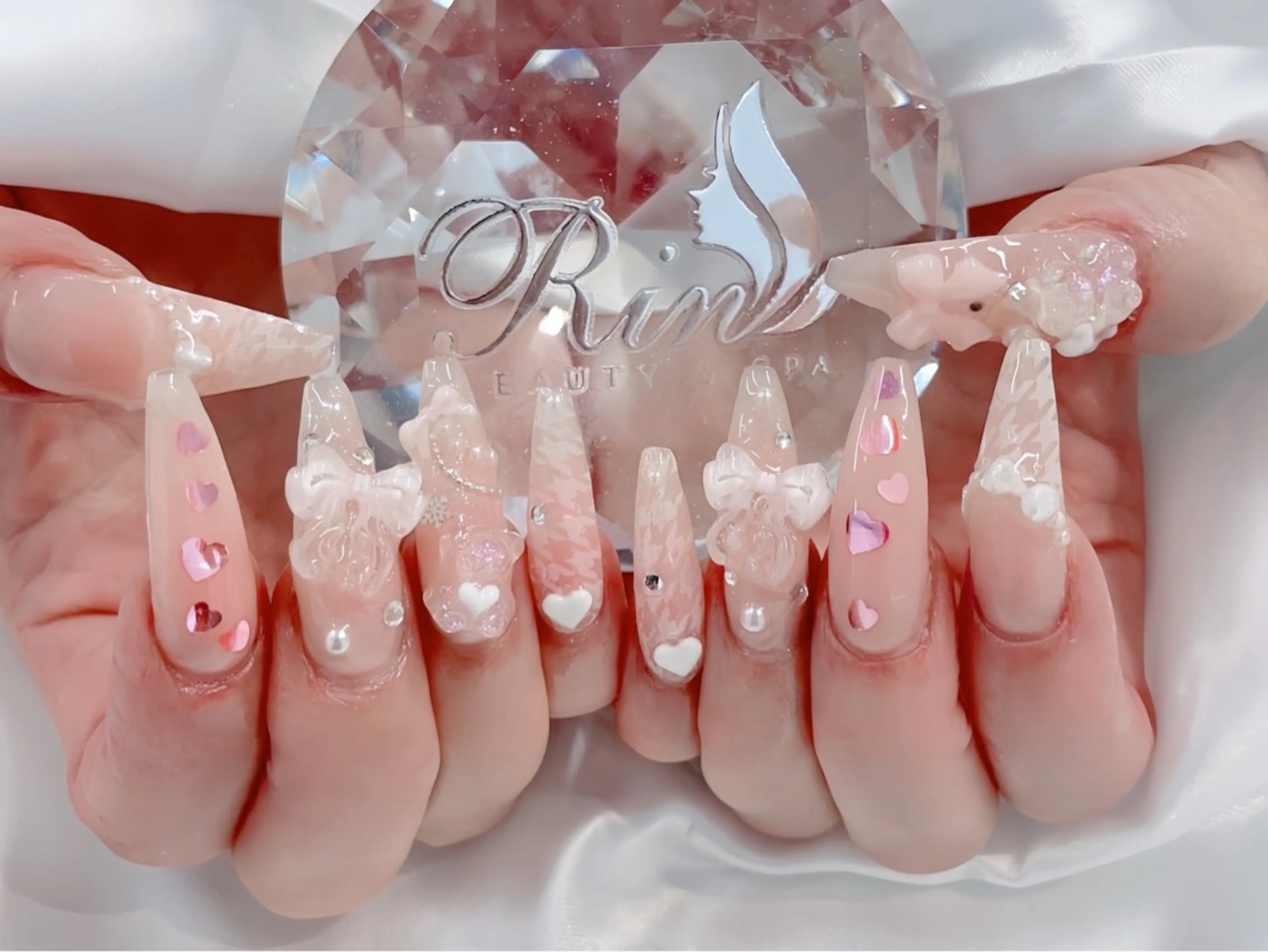 ネイル アートネイル ジェルネイル ロングネイル ニュアンスネイル スカルプネイル ハンドネイル Rin Nail 新大久保店のネイルデザイン