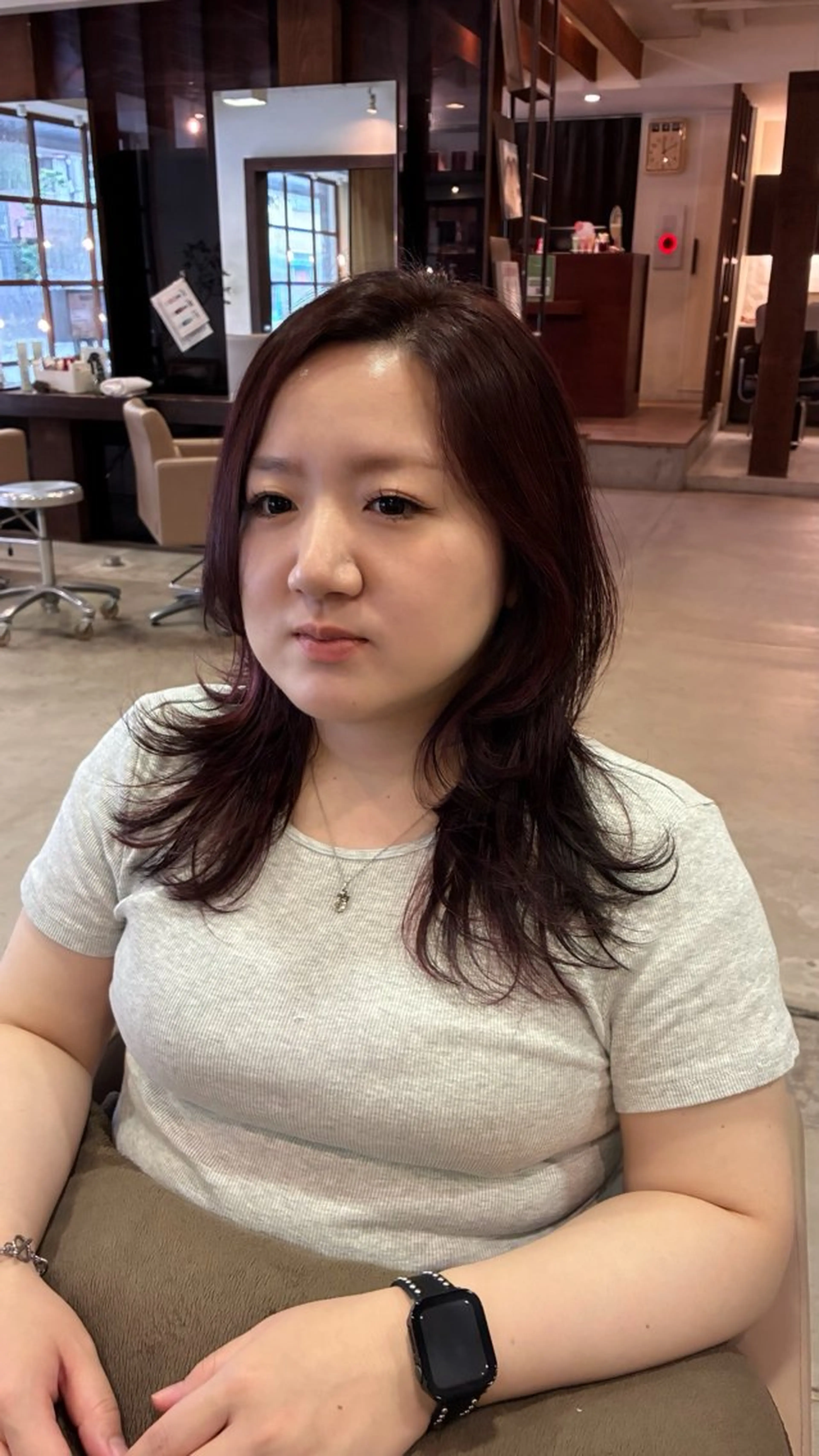 セミロング ハイレイヤー レイヤーカット 田中 鈴乃のヘアスタイル