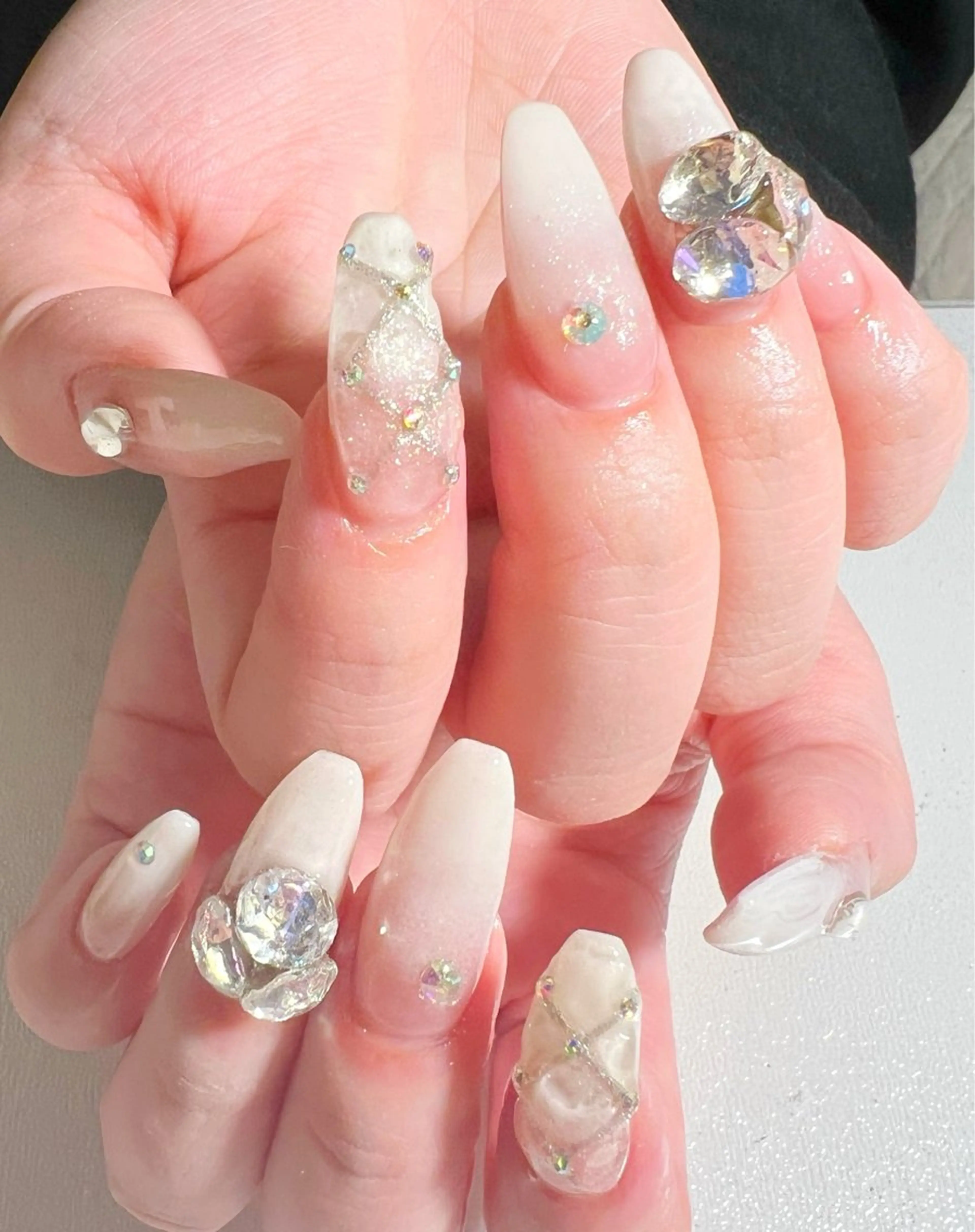 ネイル ゴージャス キラキラネイル ハンドネイル private salon mieのネイルデザイン