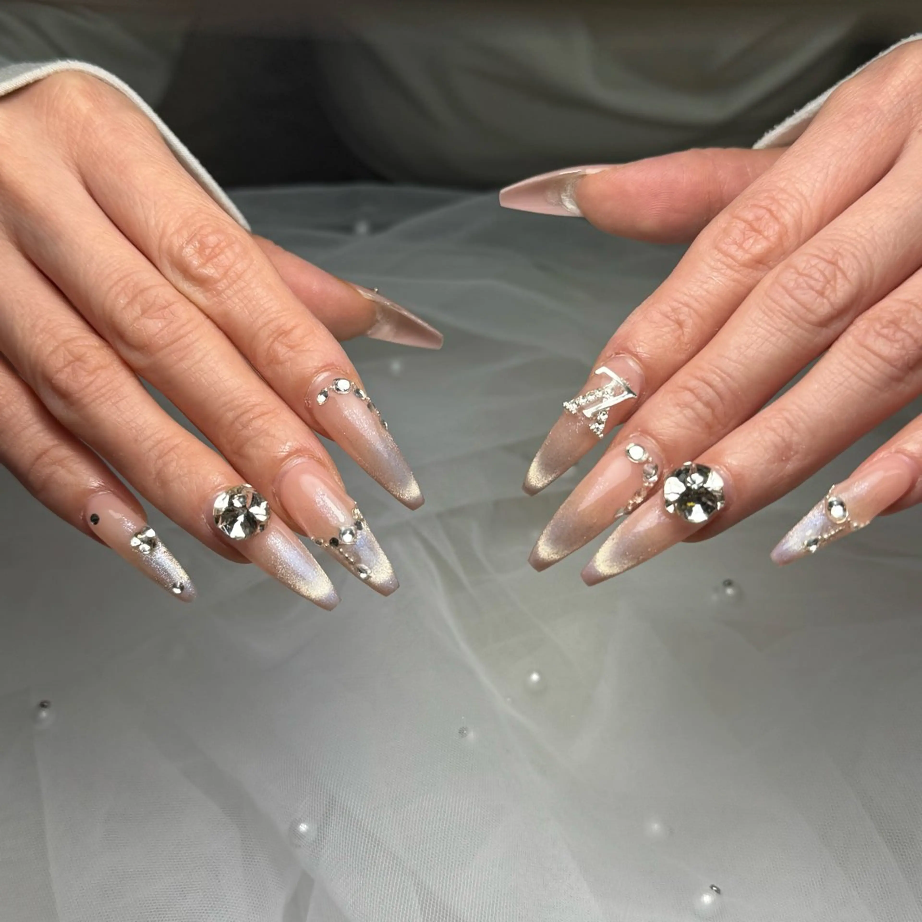 ネイル キラキラネイル ハンドネイル ハンドケア いちご chan novaのネイルデザイン