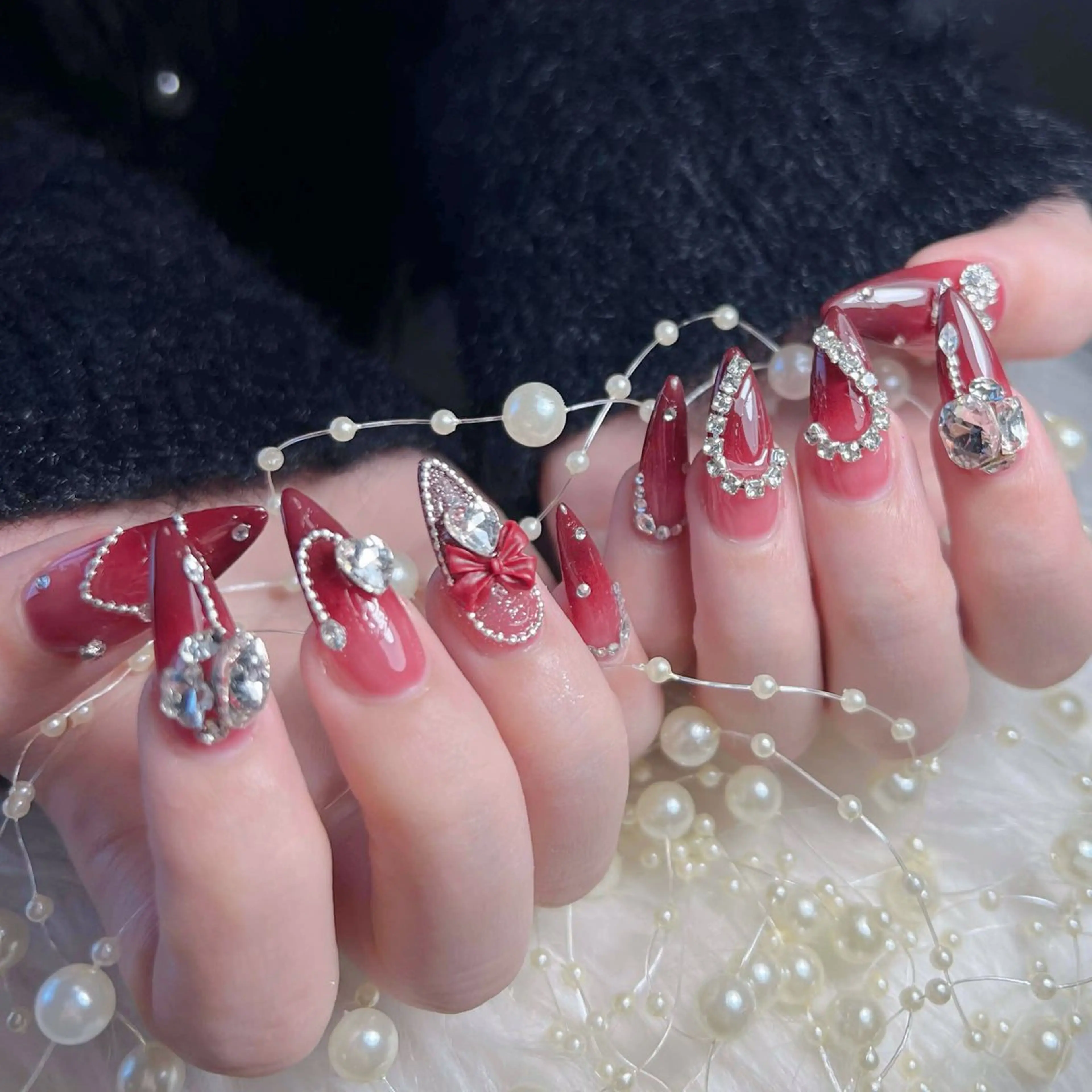 ネイル チークネイル フレンチネイル グラデーション キラキラネイル マグネットネイル ハンドネイル LilyLala Nailsalonのネイルデザイン