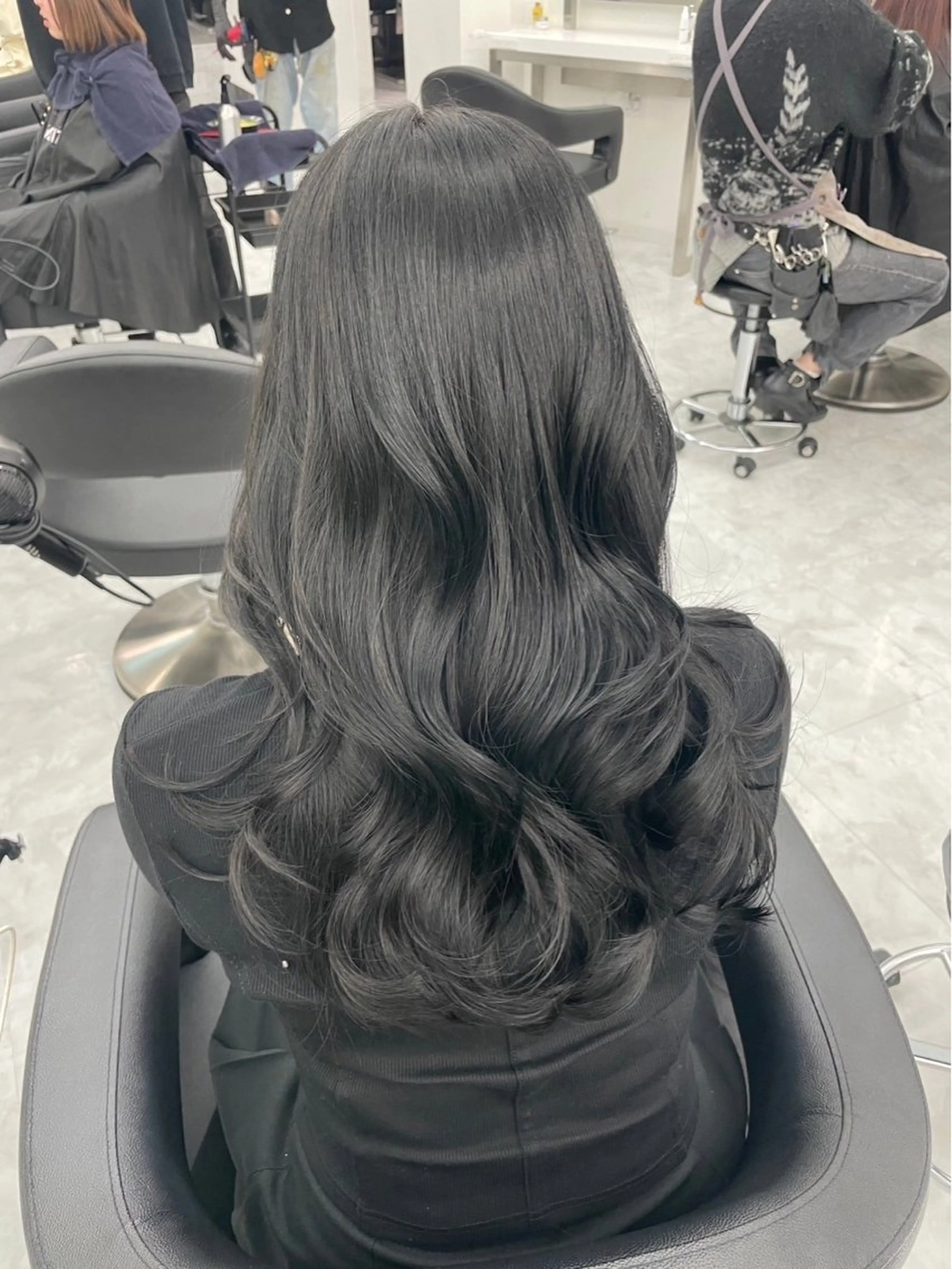 ロング カラー ユイ☆ハイトーン ☆ブリーチデザインのヘアスタイル