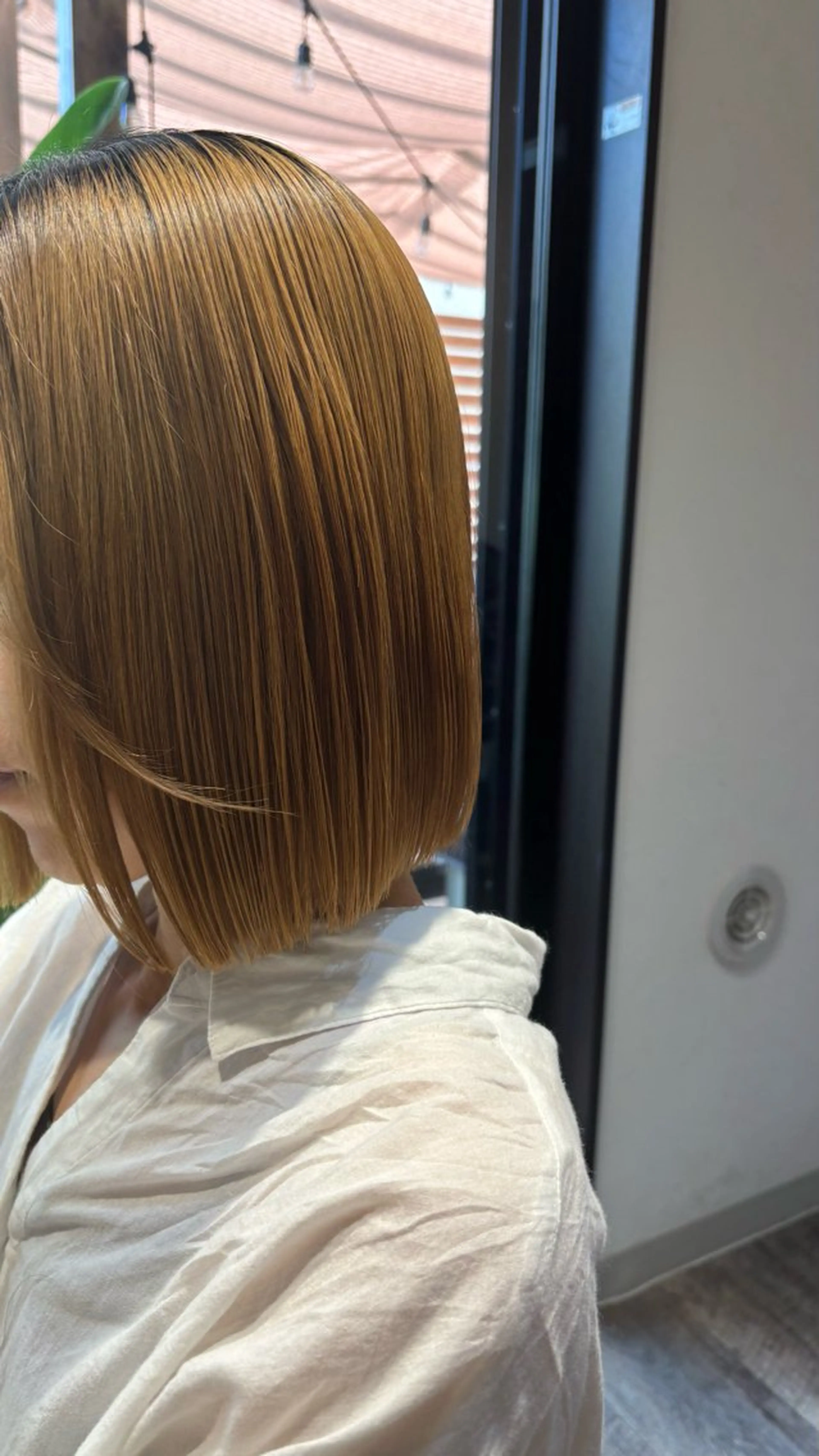 ショート ボブ ふじたしの/湘南台 ハイライト/カラーのヘアスタイル