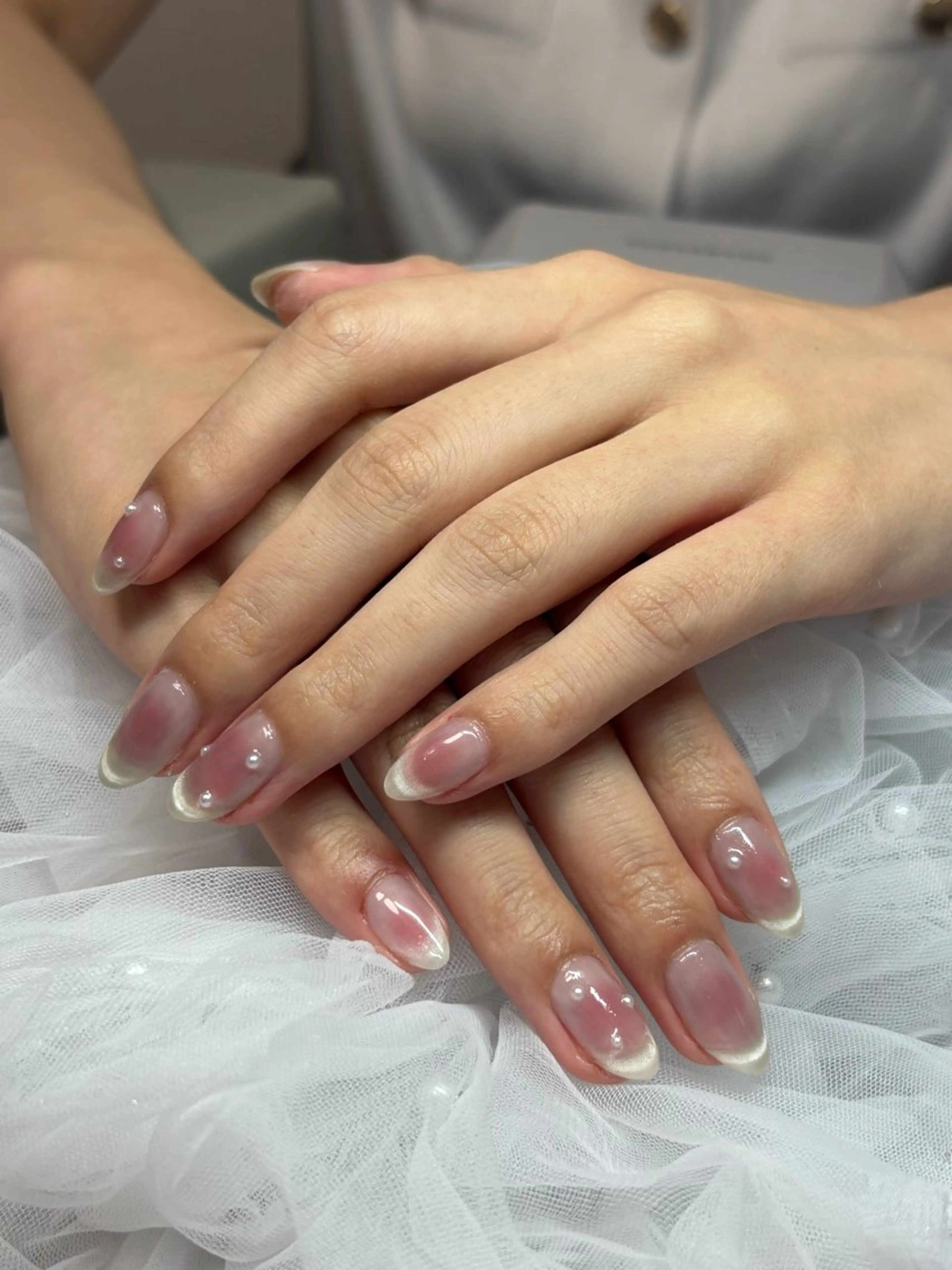 ネイル チークネイル フレンチネイル マグネットネイル マグネットフレンチ シンプルネイル 三本 綾奈のネイルデザイン