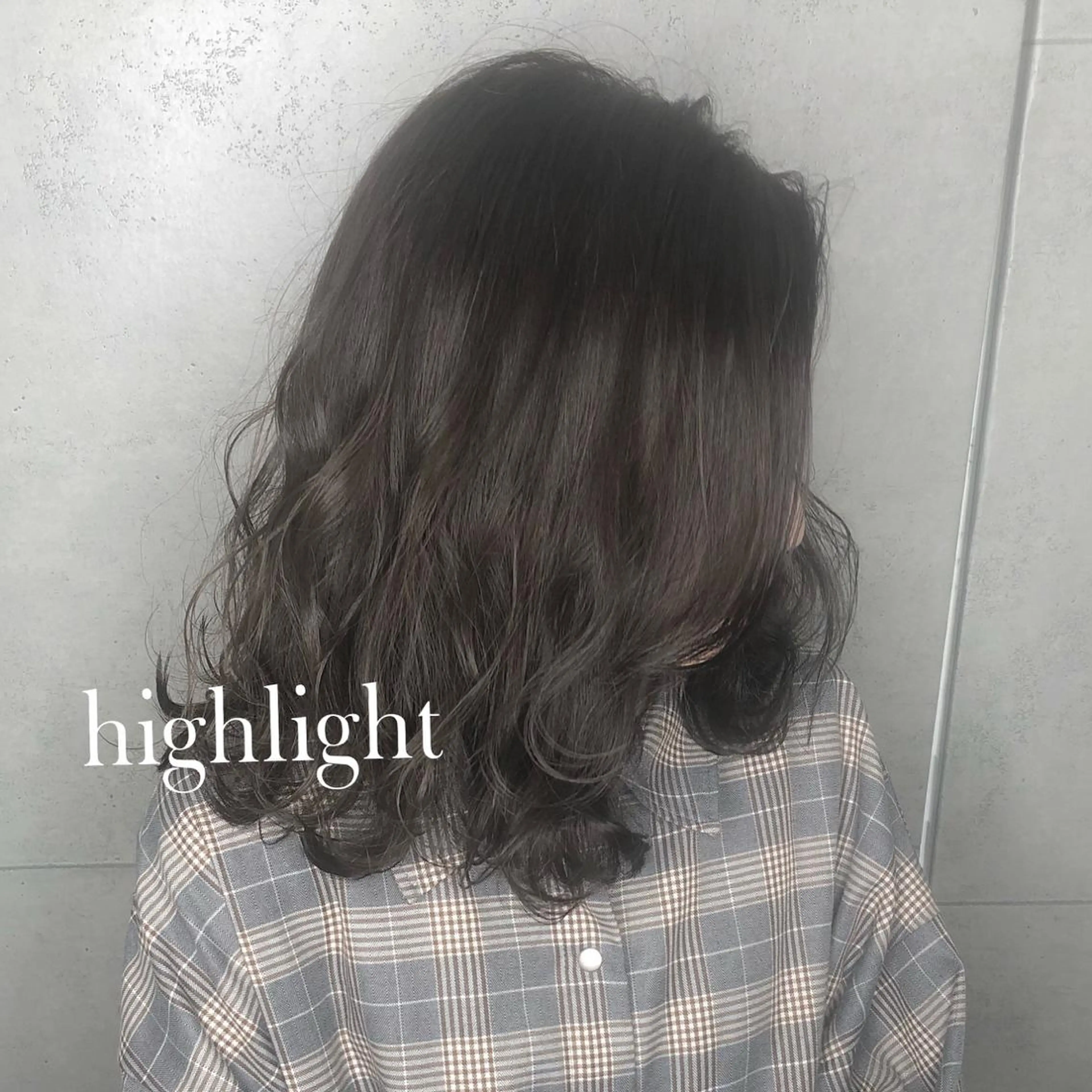 ミディアム 岸川 恭子のヘアスタイル