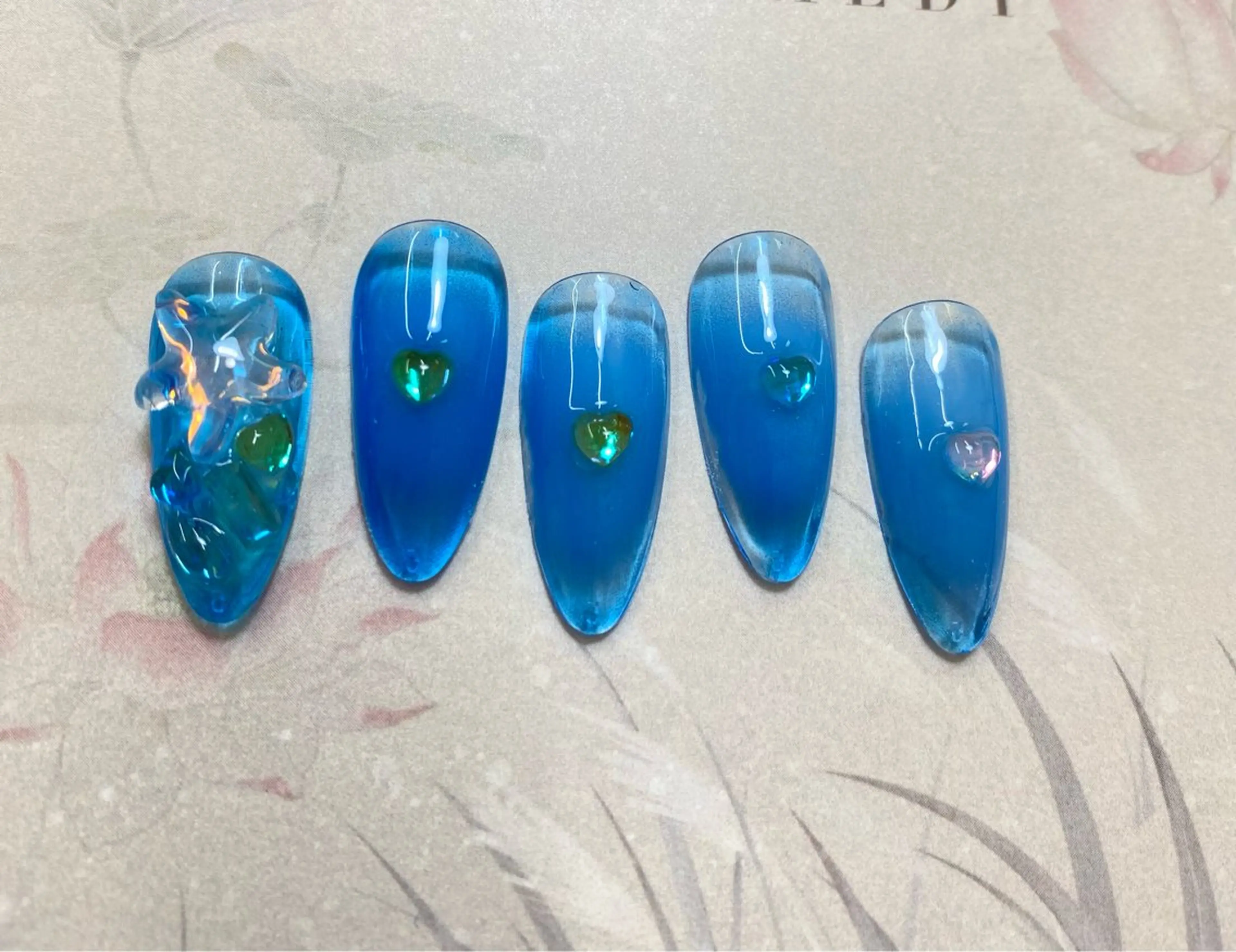 ネイル ハンドネイル AngelChris ビューティーサロン琳のネイルデザイン