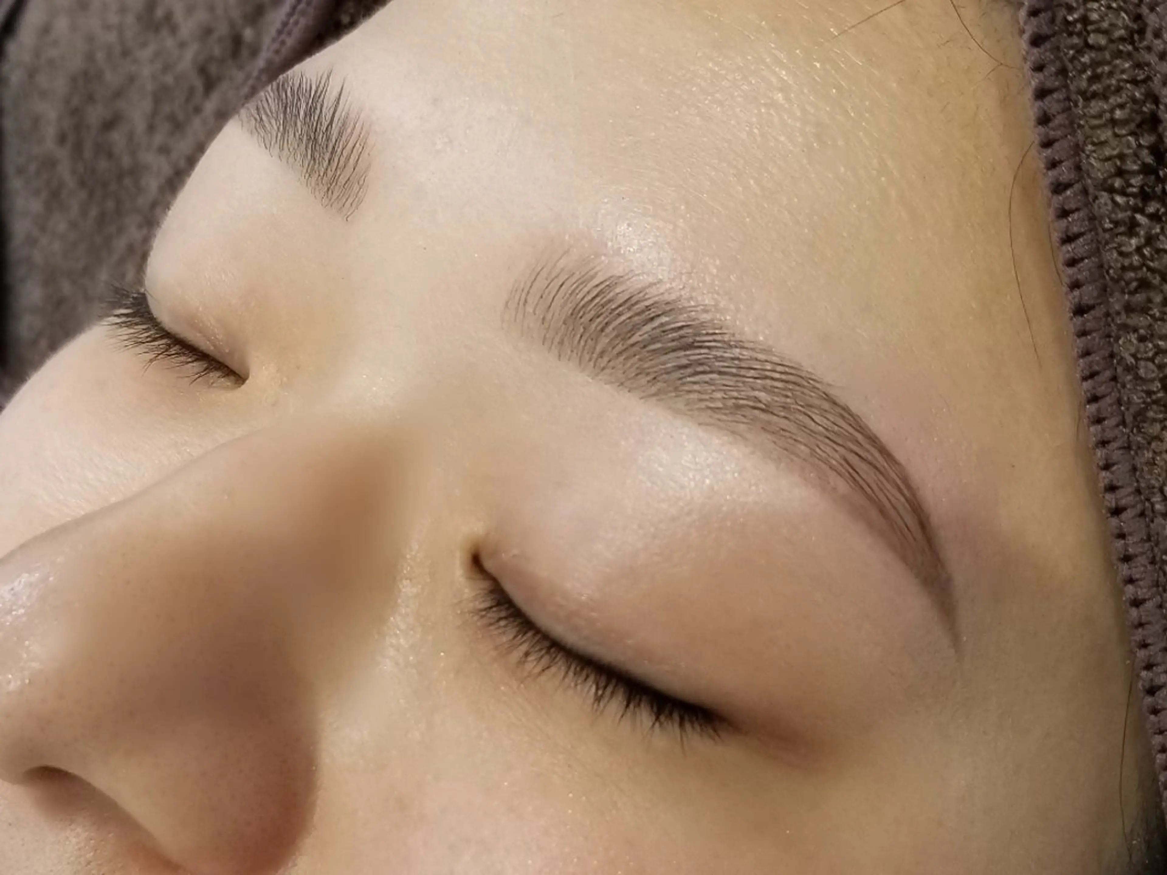 アイブロウ ハリウッドブロウリフト Dearly【ディアリー】所属・【Dearly】 金城智美のマツエク・マツパデザイン