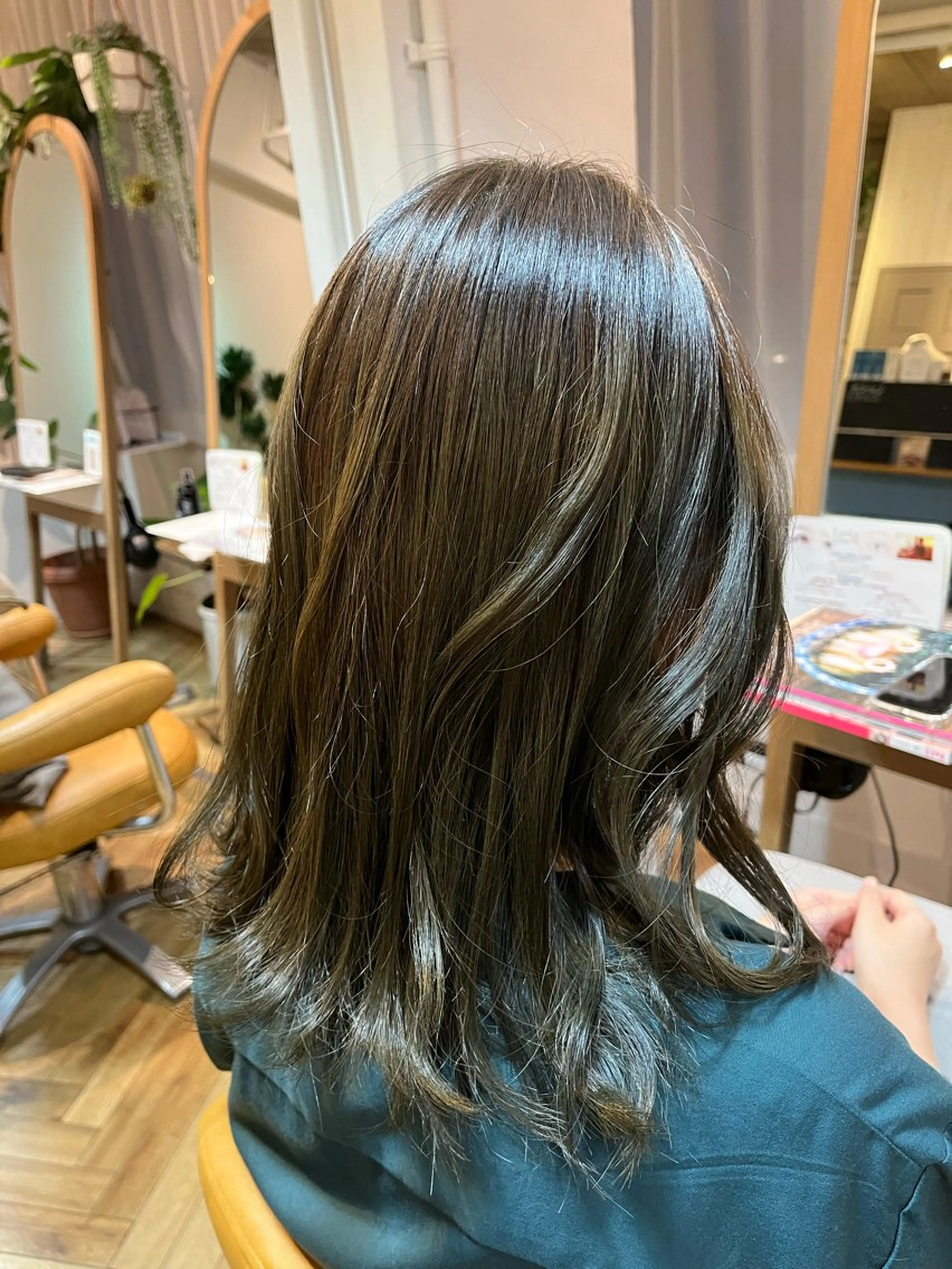 ミディアム カラー ブラウンカラー オリーブブラウン 天王寺美容室/カット モデル募集/miiaのヘアスタイル