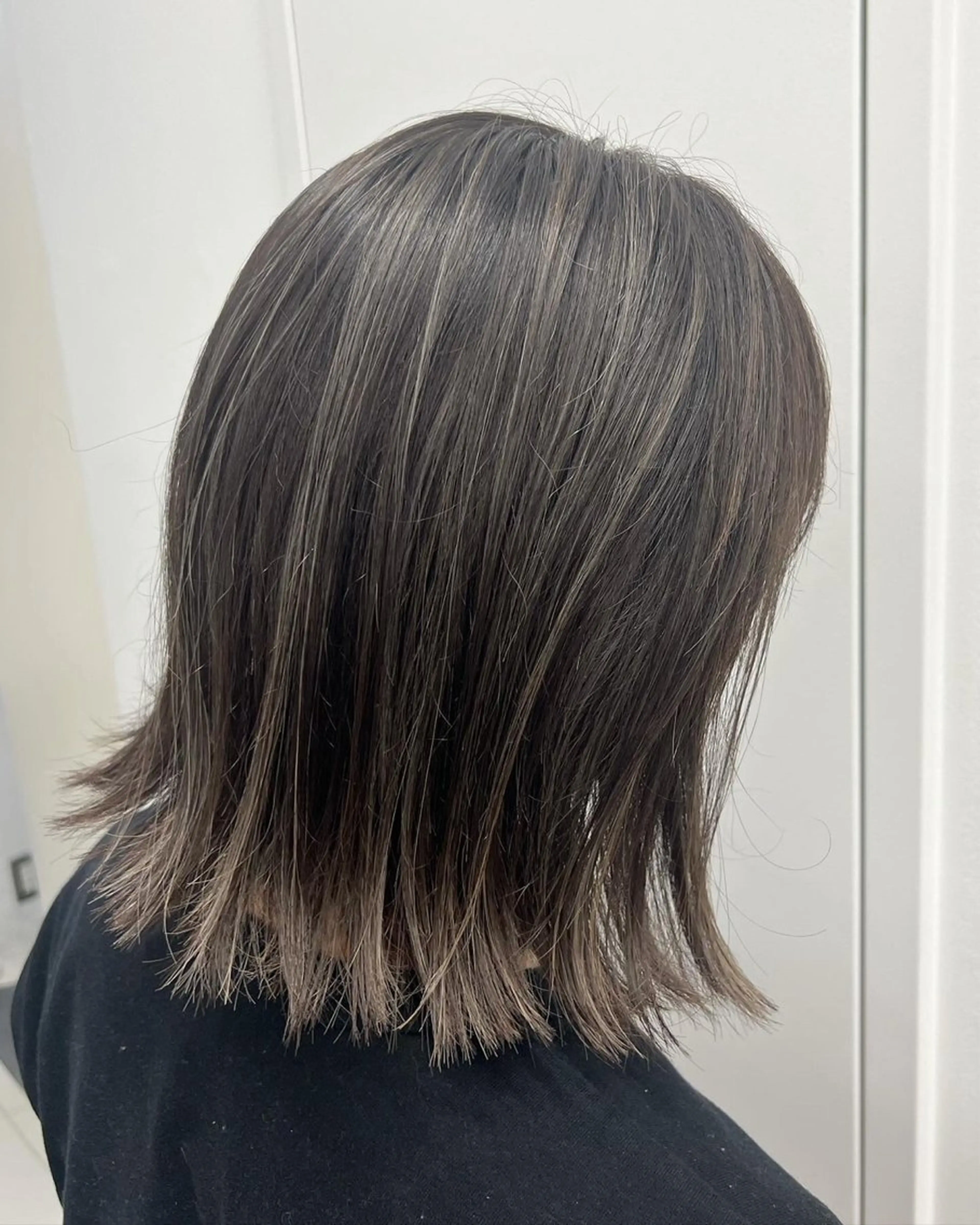 ミディアム カラー ミディアムパーマ アッシュ アッシュブラック ベージュカラー 黒髪 カット ヘアカラー トリートメント ヘッドスパ 巻けるケア縮毛矯正✨ ケアカラー✨山下のヘアスタイル