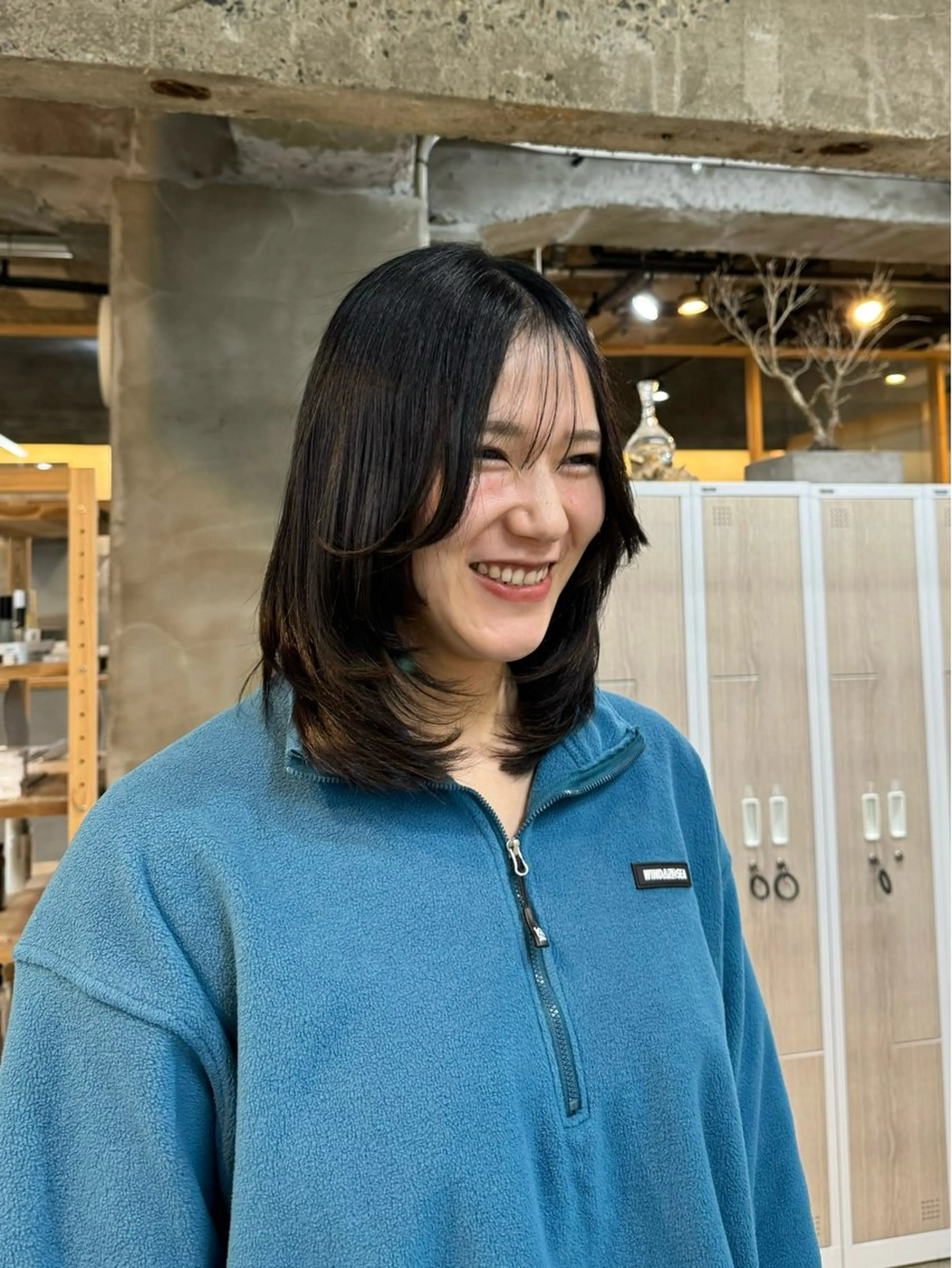 ミディアム レイヤーカット 茜璃/ブリーチカラー /レイヤーカットのヘアスタイル