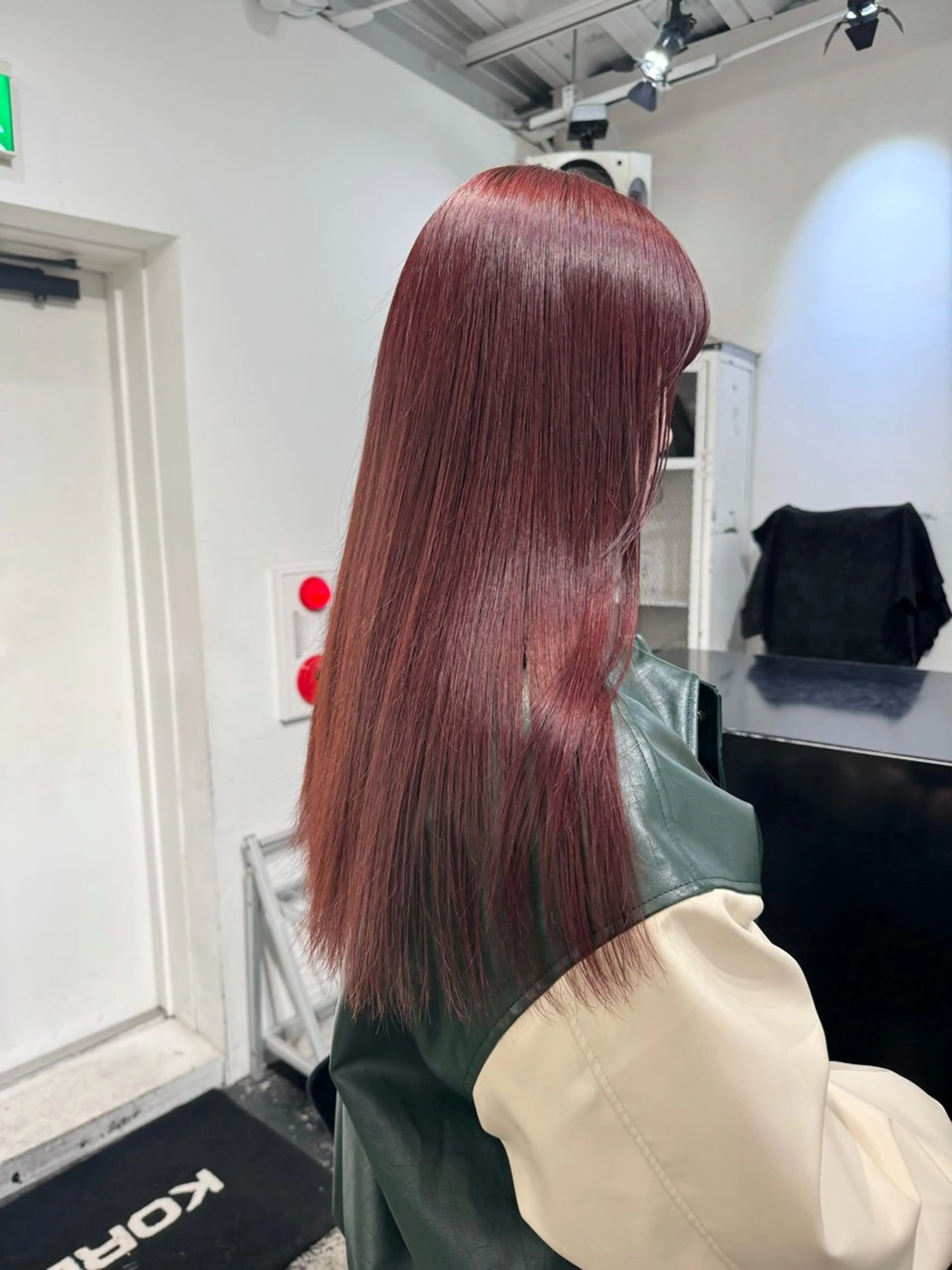 ロング カラー ヘアアレンジ ブリーチ ボルドーカラー トリートメント 艶ハイトーン/ヘア アレンジAYAKAのヘアスタイル