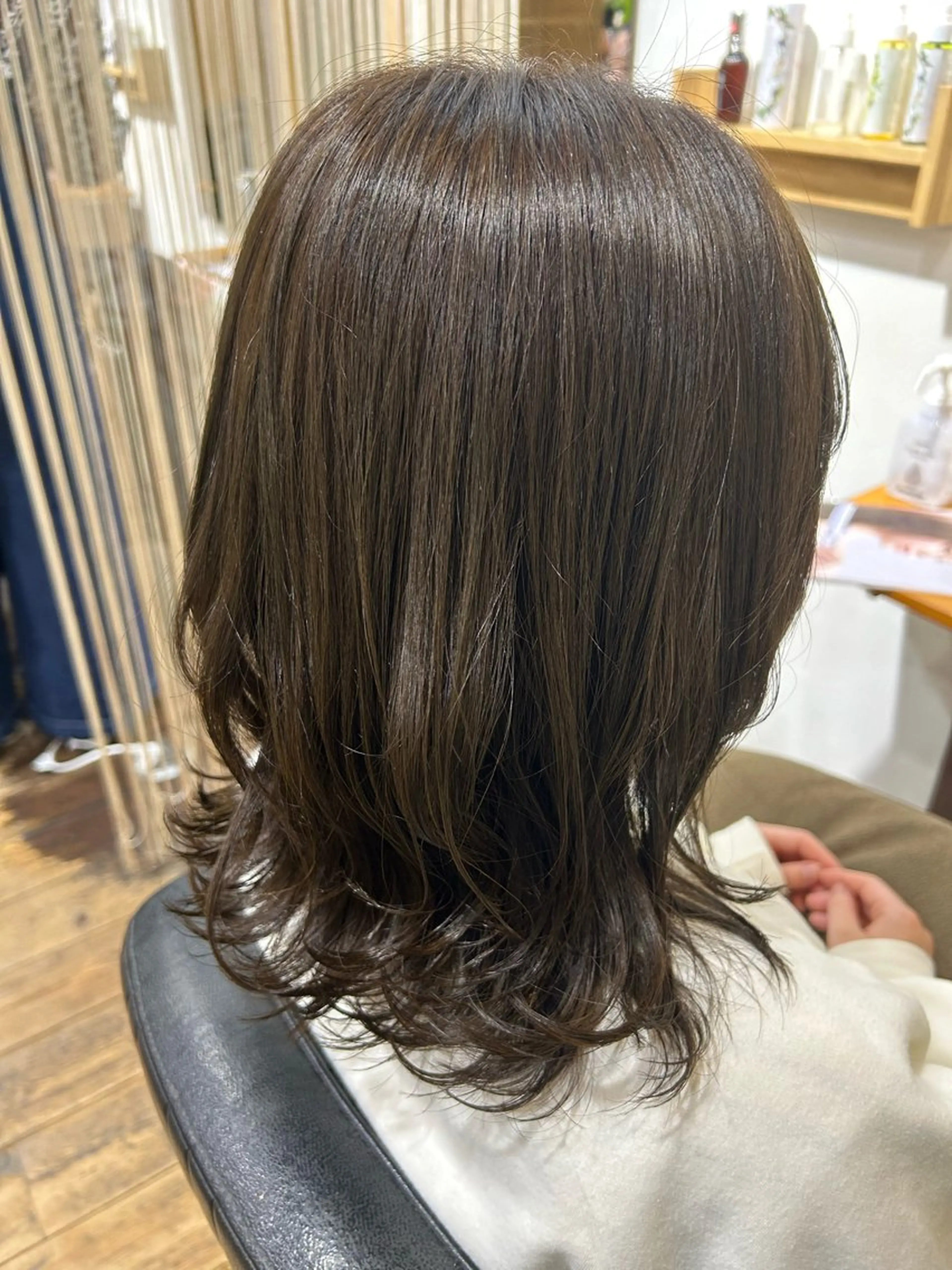 ミディアム カラー ブラウンカラー オリーブブラウン ハンズエミュ所属・handsemu🍀 komakiのヘアスタイル