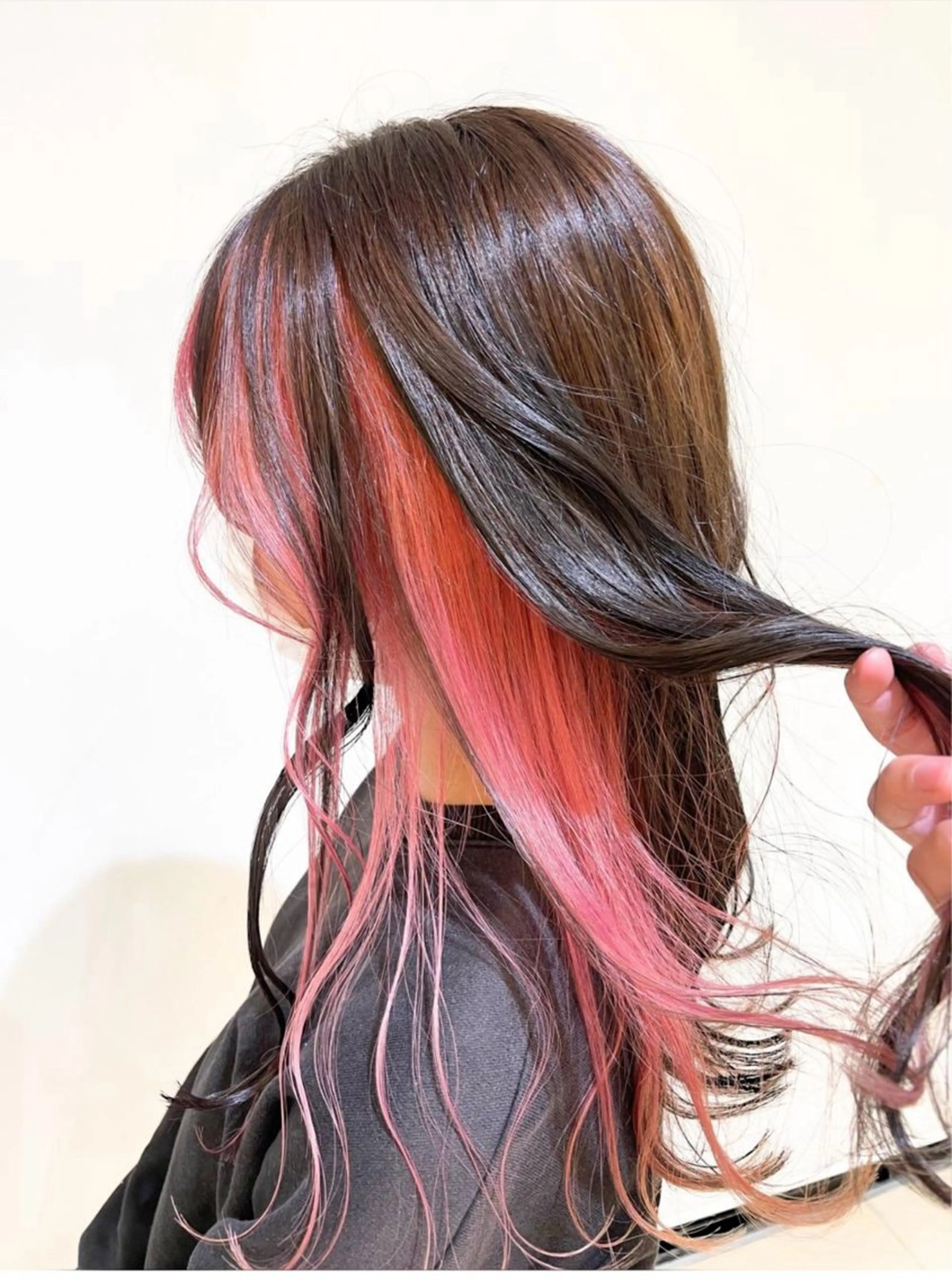 ロング カラー ピンクカラー カット ヘアカラー トリートメント 髪質改善縮毛矯正 💎TOMOのヘアスタイル