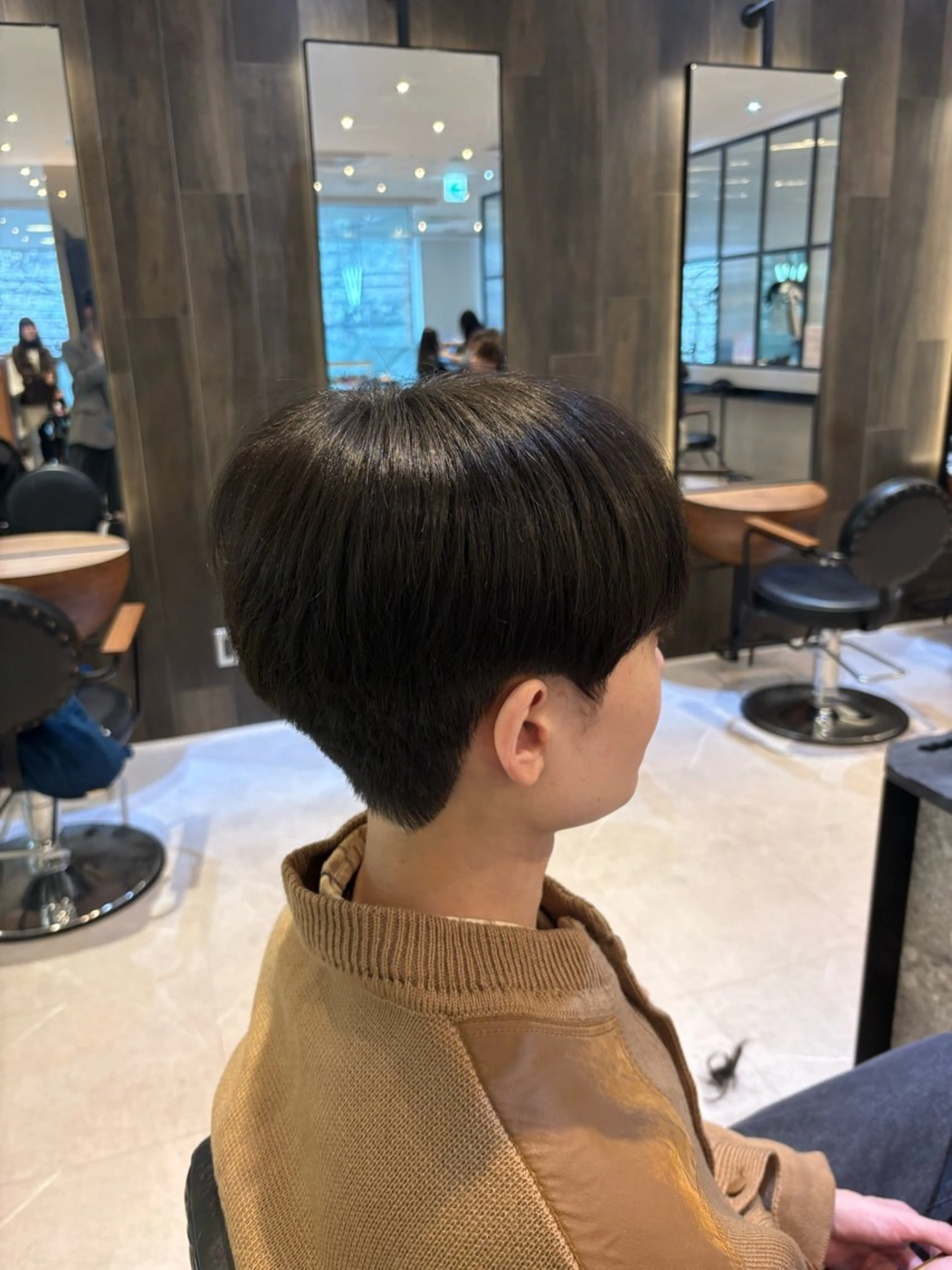 メンズ センターパート 刈り上げ 直江 莉夢のヘアスタイル