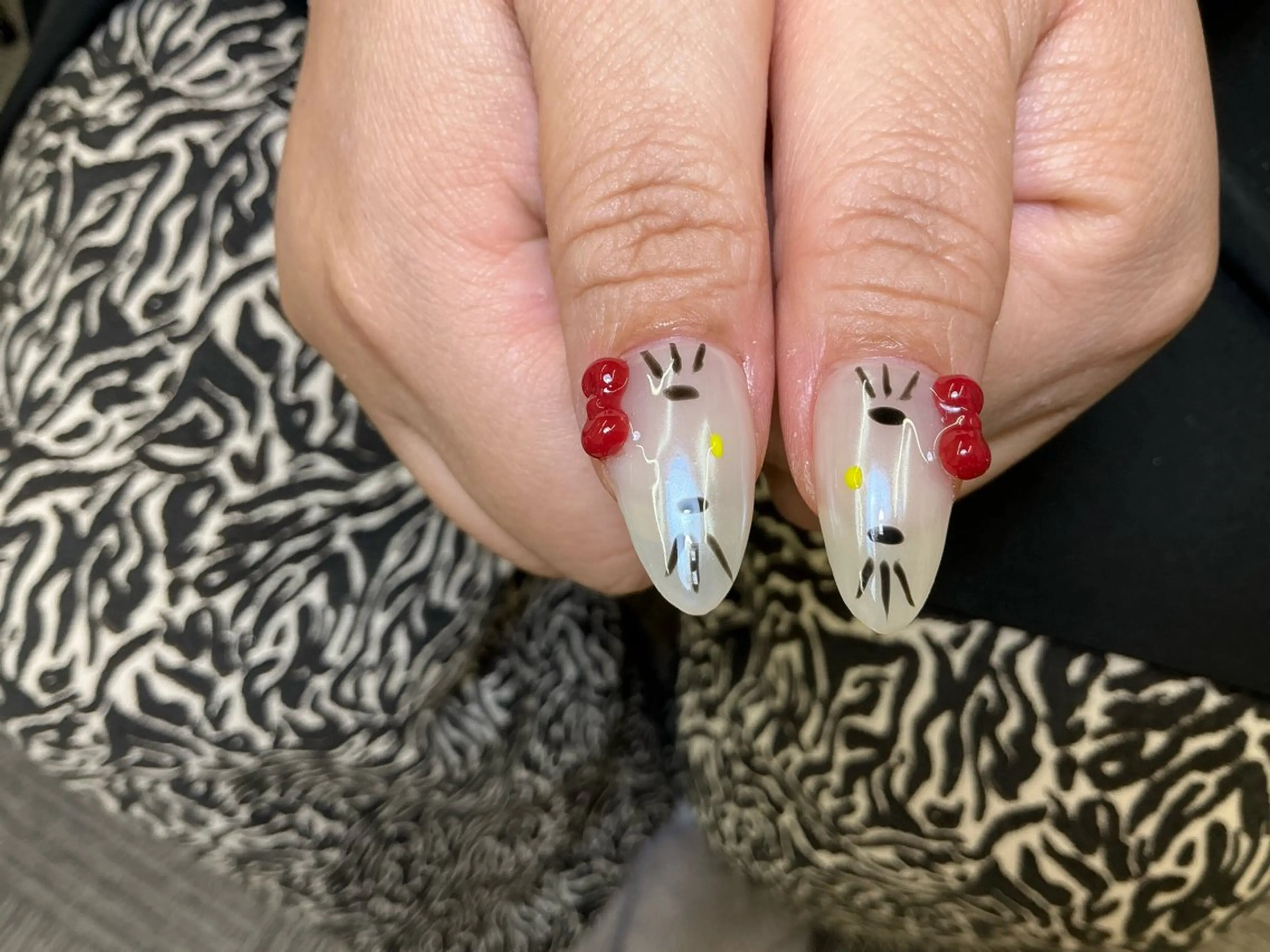 ネイル オーロラネイル 長さ出し フレンチネイル ジェルネイル ガラスフレンチ ハンドネイル Rela・S NAILのネイルデザイン