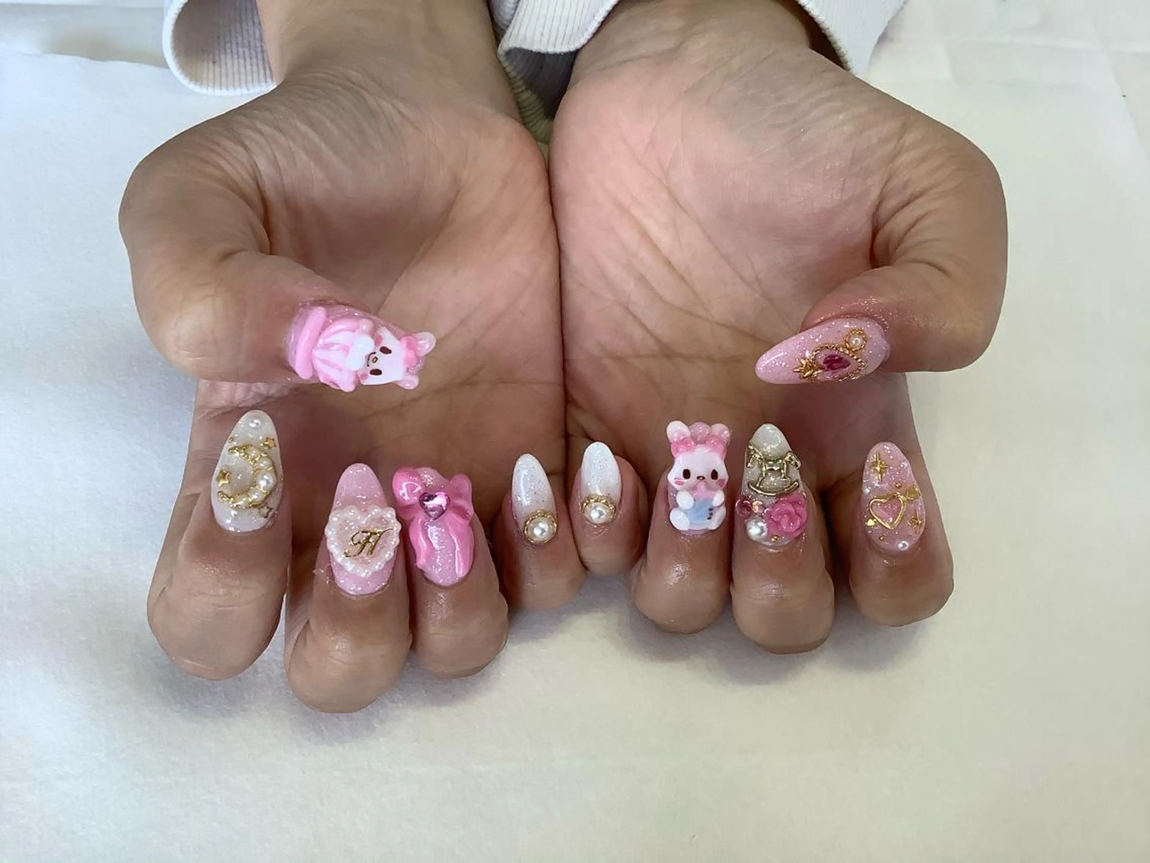 ネイル ハンドネイル 💎🐰 saki. m 🐰💎のネイルデザイン