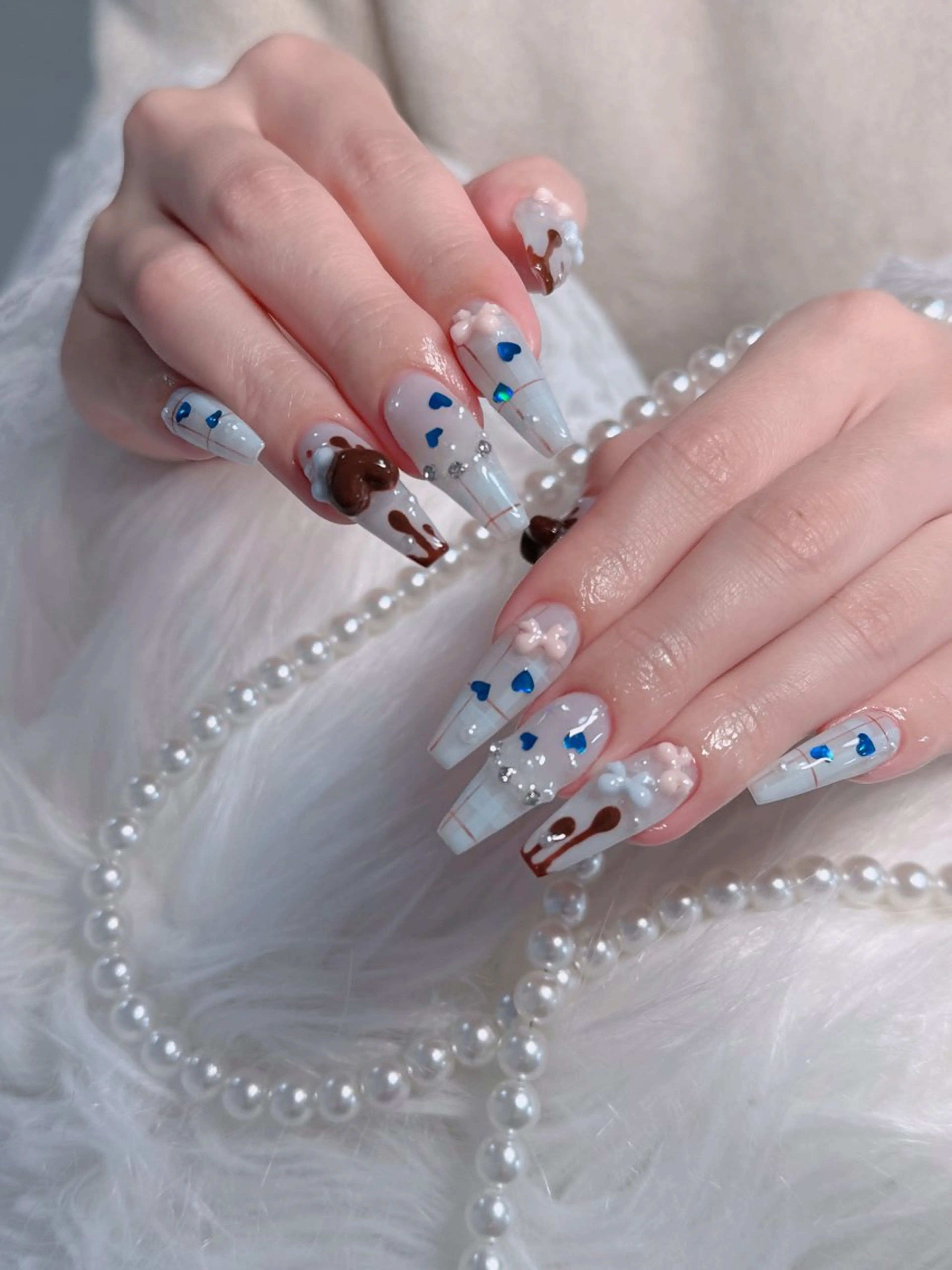 ネイル オーロラネイル フレンチネイル ジェルネイル ハロウィン キラキラネイル H.baby Nail Salonのネイルデザイン