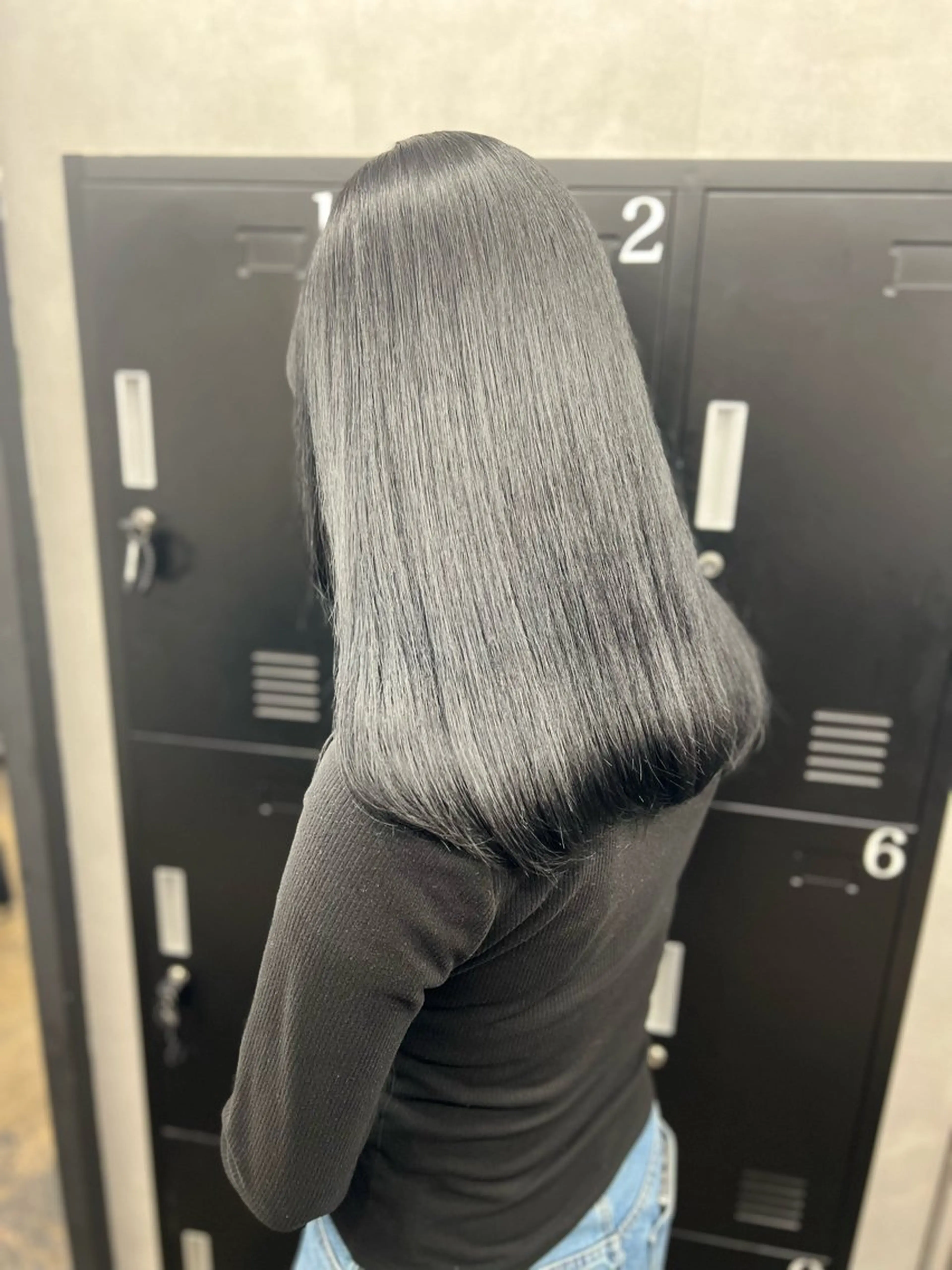 ロング カラー ブリーチ ダークグレー カット ヘアカラー ADLLA.アドラ所属・透明感カラー特化🫧 ADLLA.栗原🦋のヘアスタイル