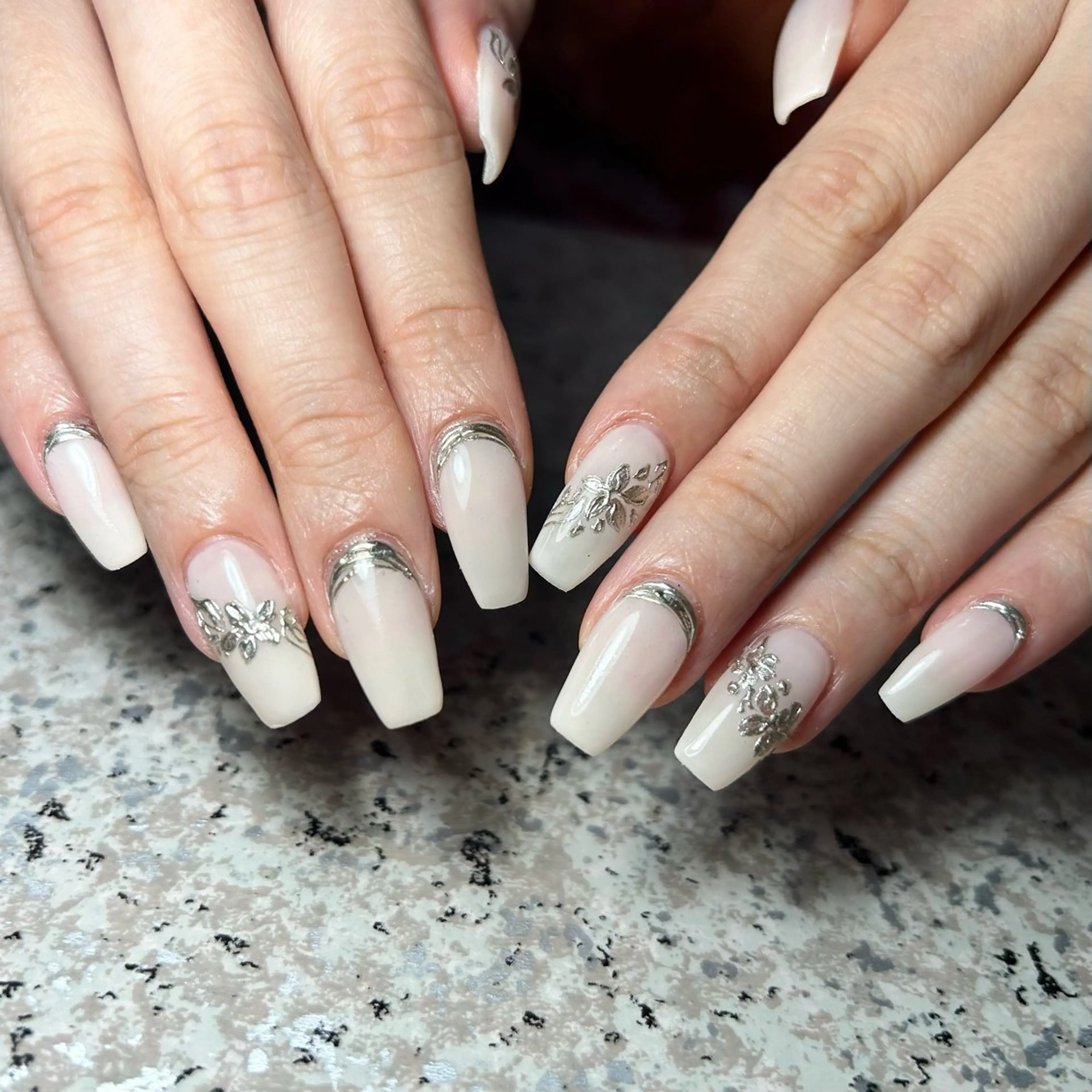 ネイル ハンドネイル nailroom‪ sb‪‪𓈒𓂂𓏸のネイルデザイン