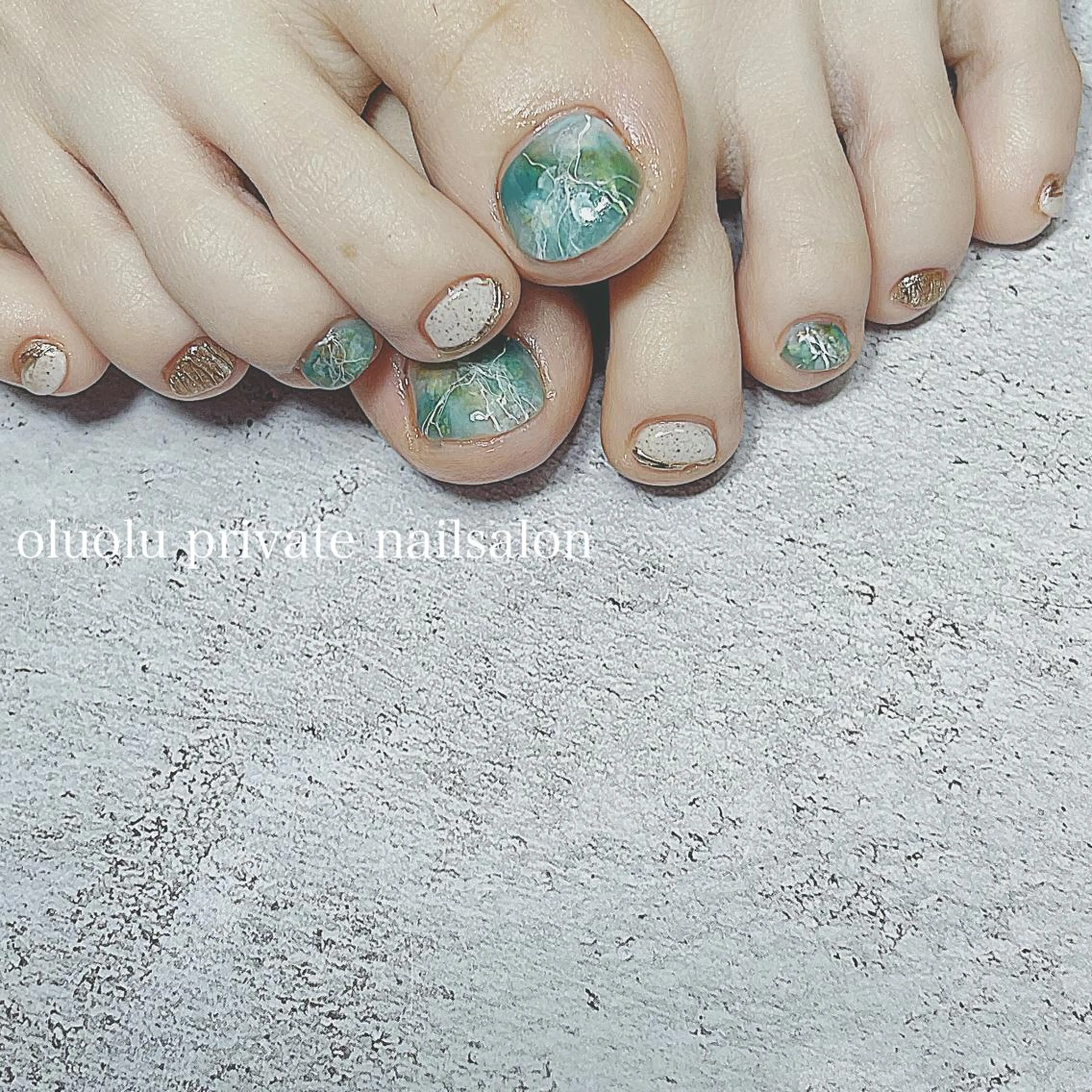 ネイル アートネイル フットネイル ジェルネイル 大理石ネイル(マーブル) ミラーネイル フットネイル 大村 紬華のネイルデザイン