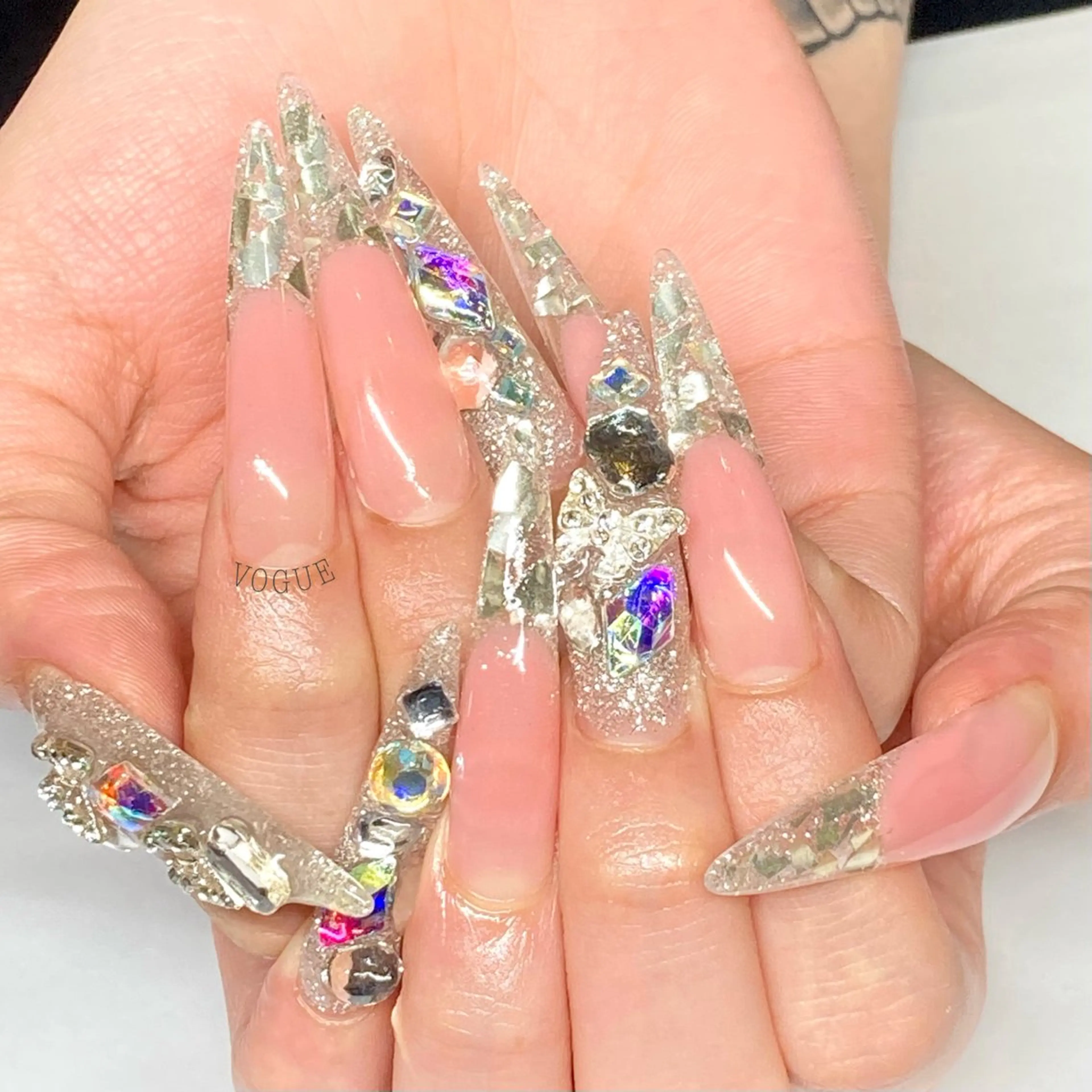 ネイル ハンドネイル VOGUE ×SWANのネイルデザイン